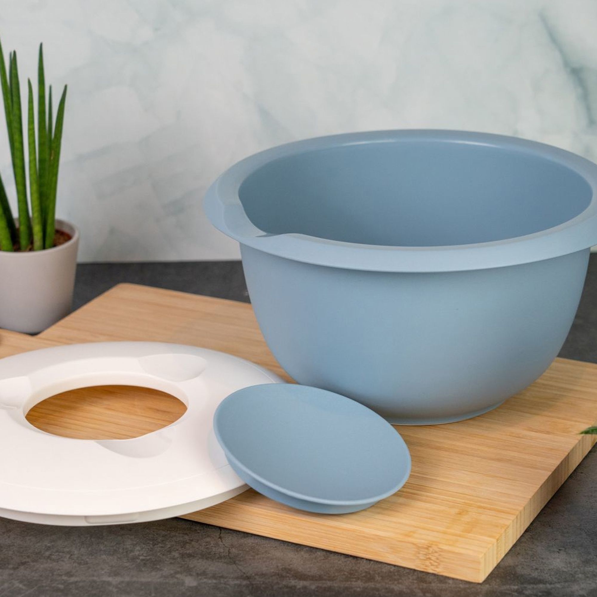 Westmark 2.5 l mixing bowl with split lid blue/white