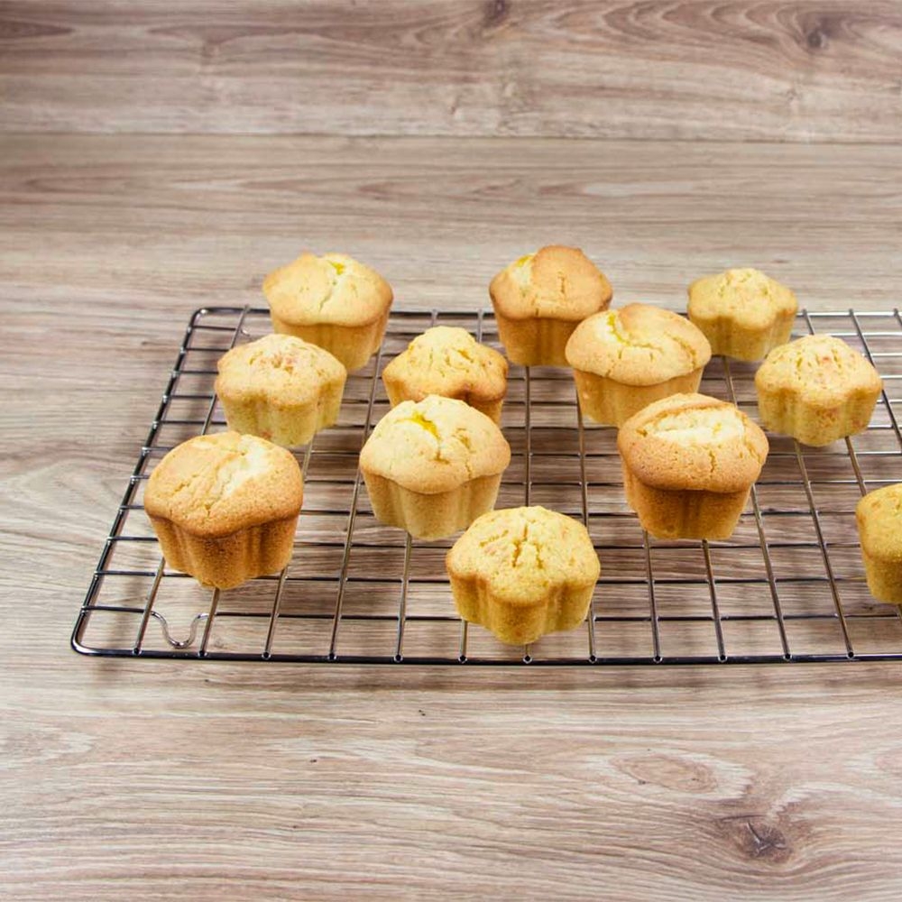 Städter - Cooling rack rectangular with feet - 45 x 32 cm
