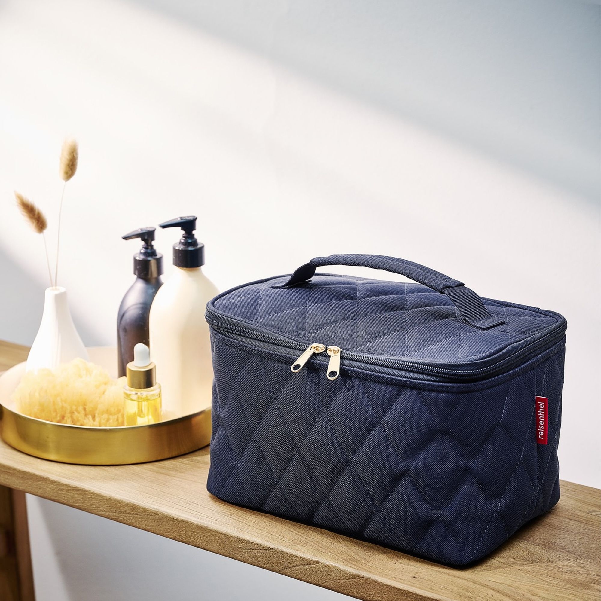 reisenthel - cosmetic case - rhombus midnight gold reisenthel - cosmetic case - rhombus midnight gold