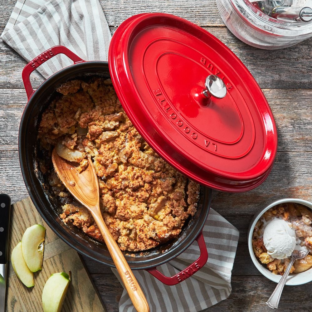 STAUB - Cocotte | oval | 29 cm | kirschrot