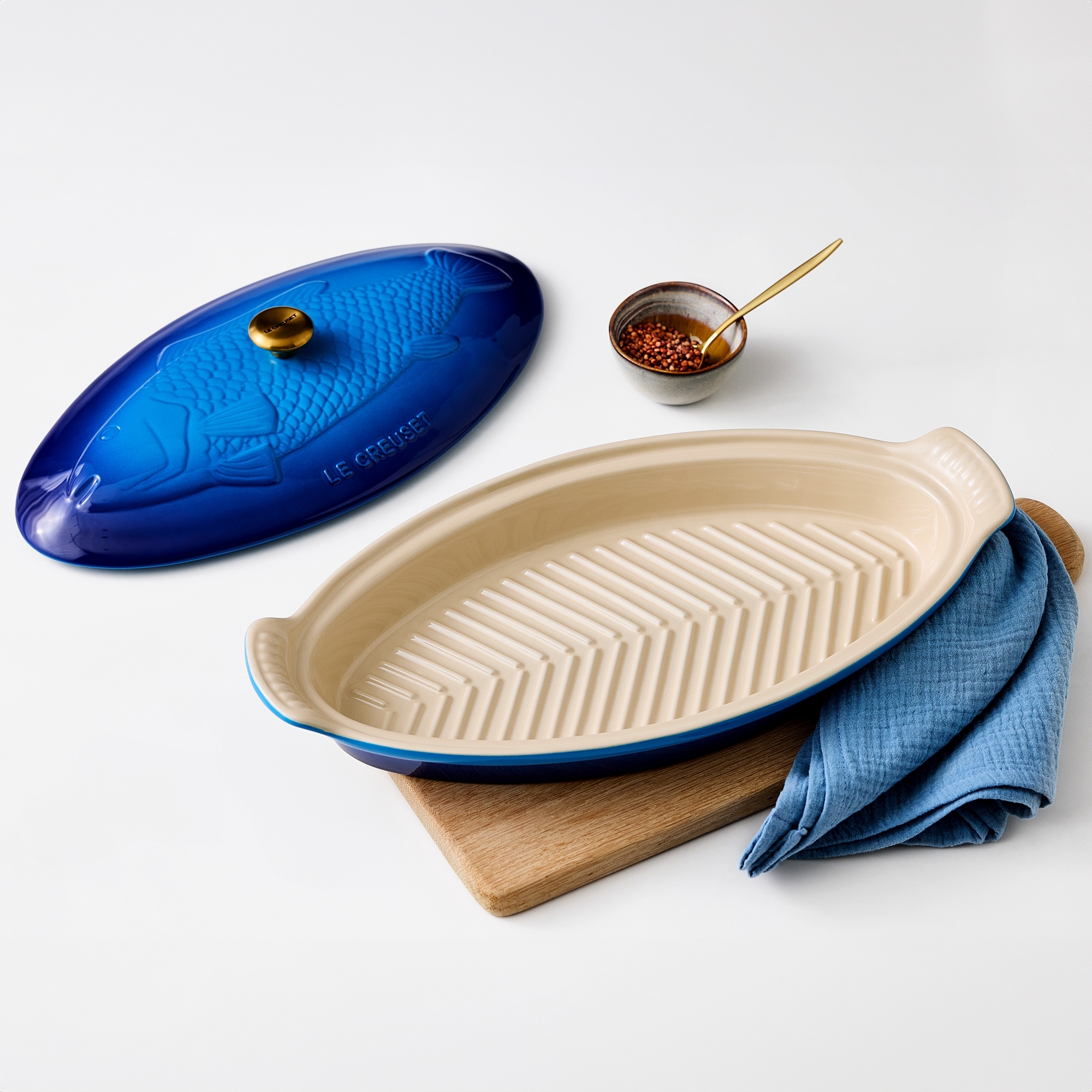 Le Creuset - Fish Baker with lid 1,6 L Le Creuset - Fish Baker with lid 1,6 L