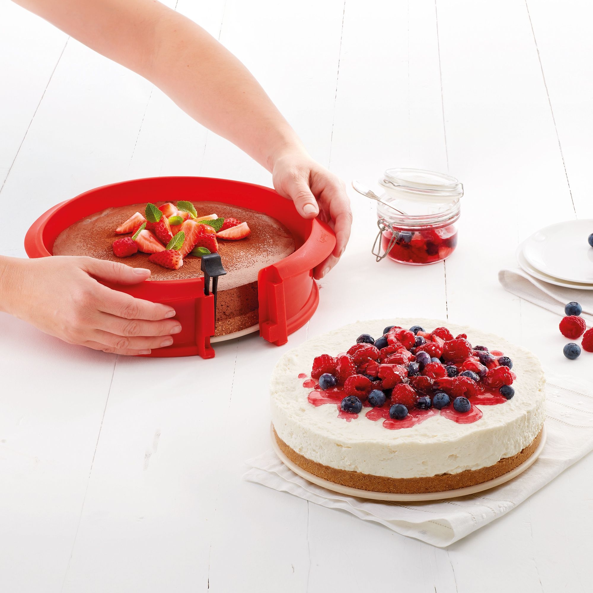 Lékué - springform pan with serving plate, 23 cm red