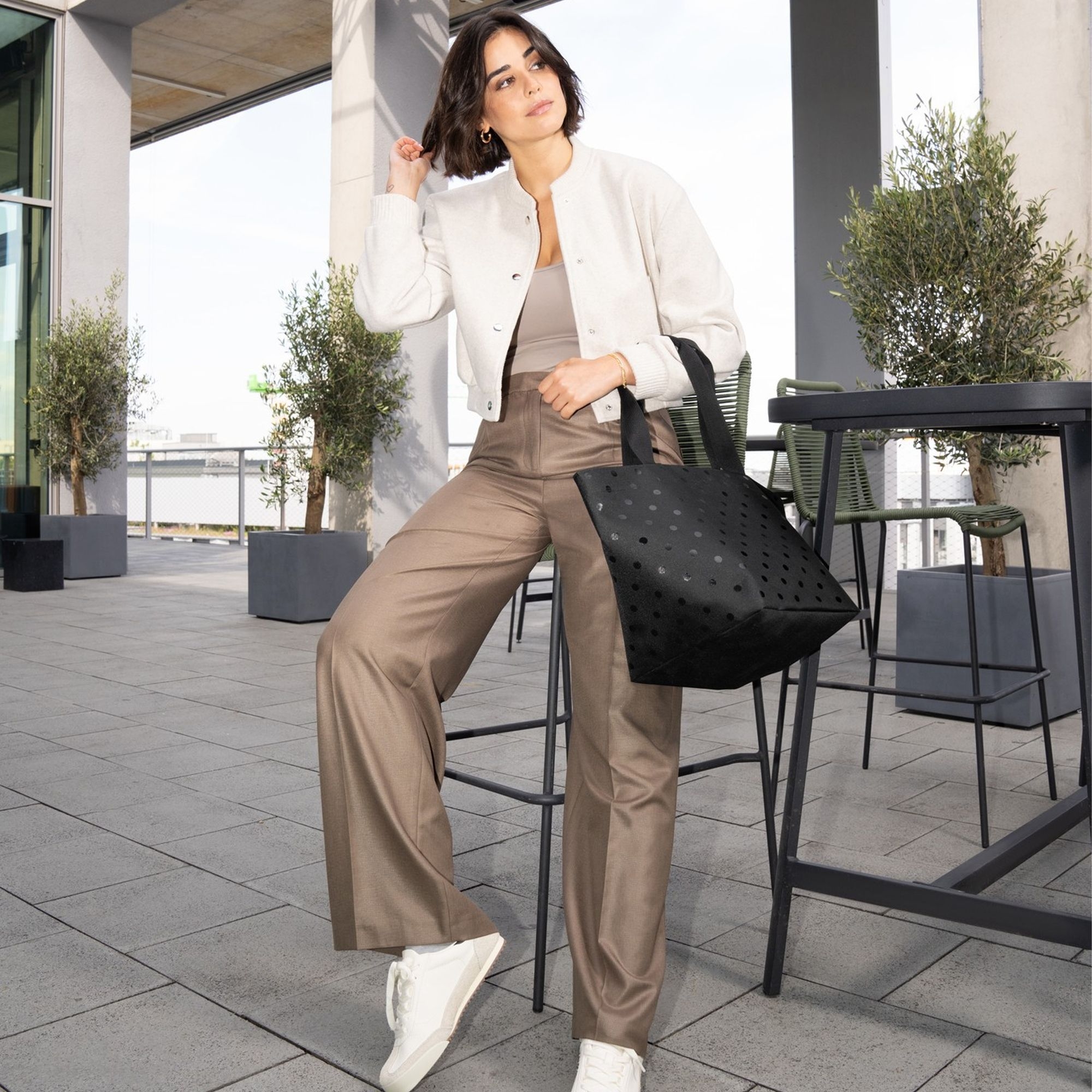 reisenthel - shopper M - glossy dots black