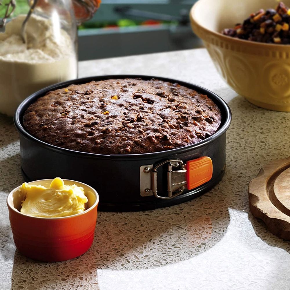 Le Creuset - Springform Round - In 4 Sizes