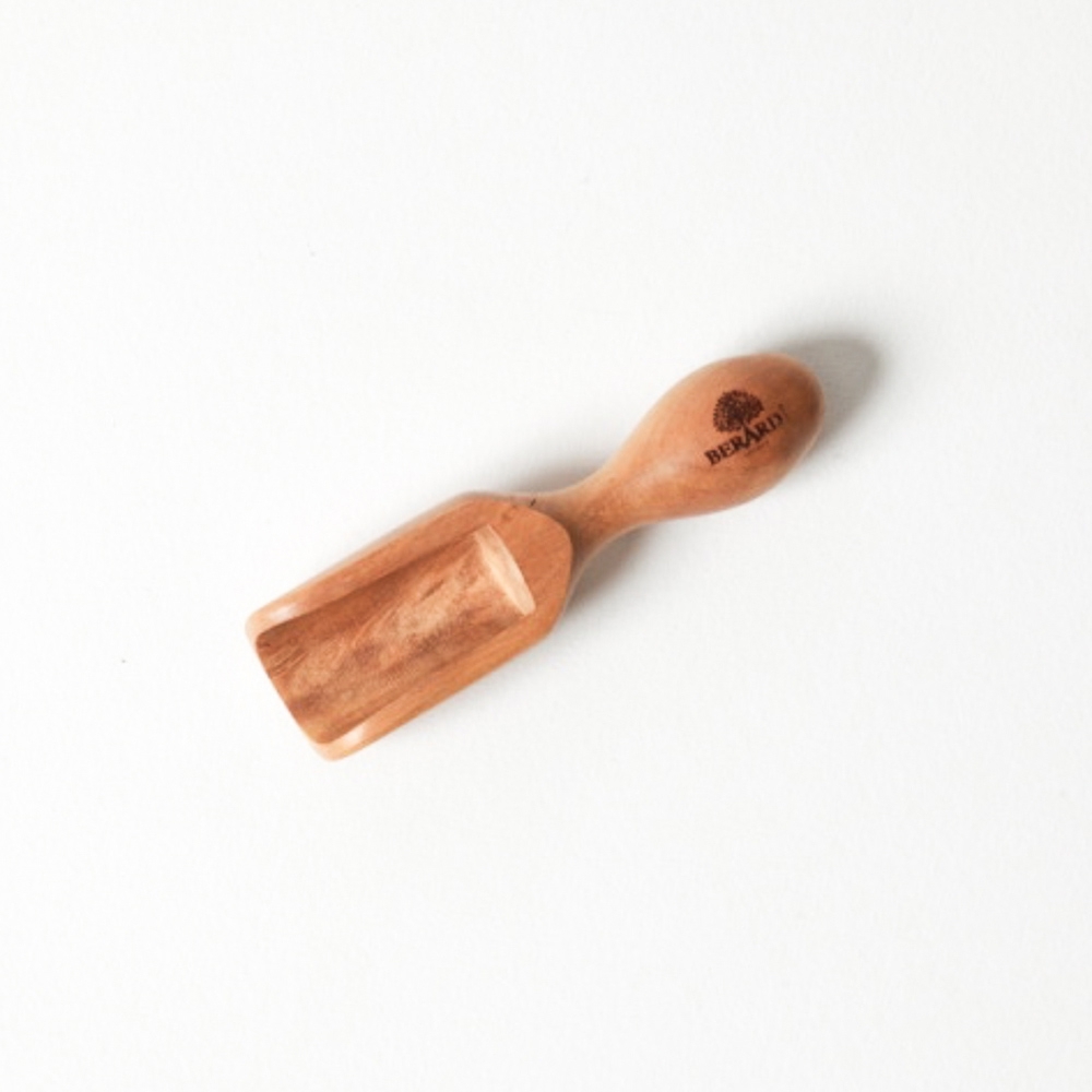 Berard salt shovel small, olive wood, 10cm