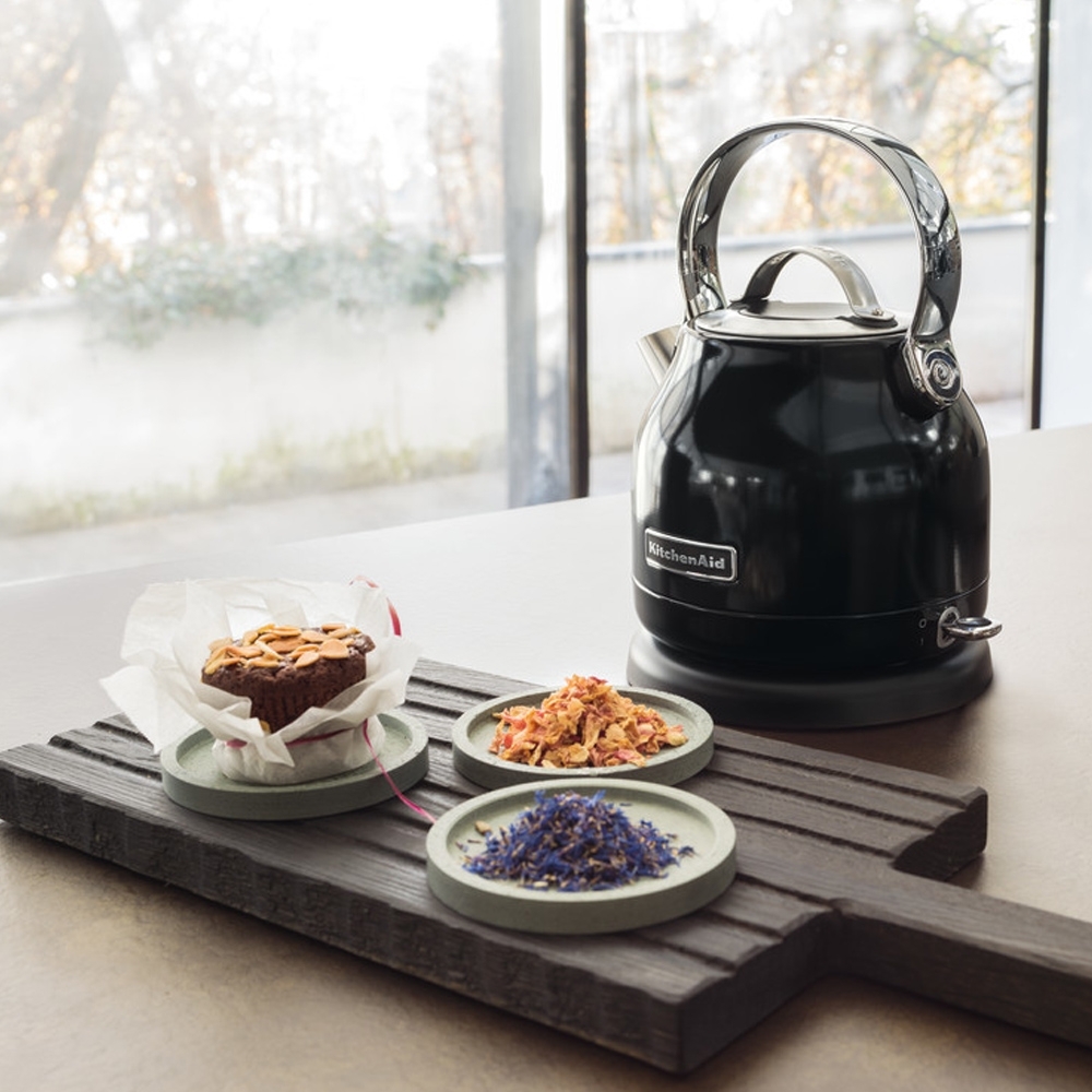 KitchenAid -  1.25 L Kettle - Onyx Black KitchenAid -  1.25 L Kettle - Onyx Black