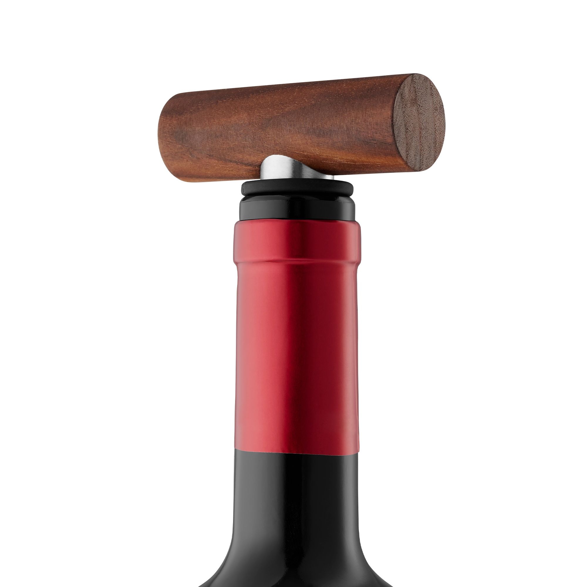 Roter Weinflaschenverschluss mit Holzgriff auf Flasche