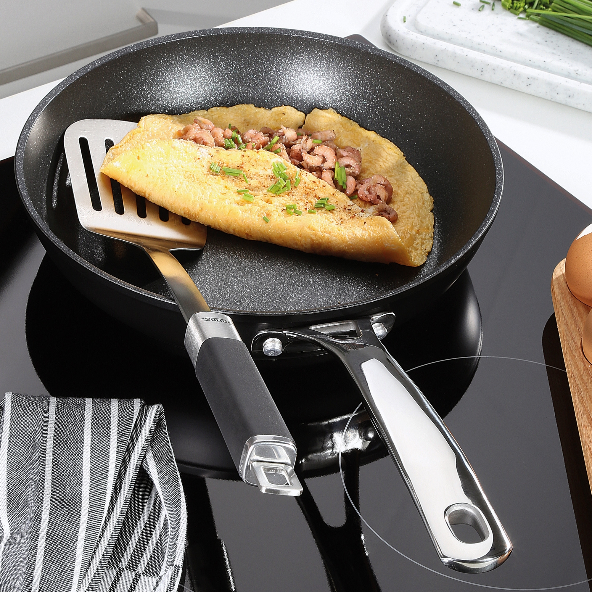 Spring MERIDIAN INTENSE PRO 24 cm frying pan on hob