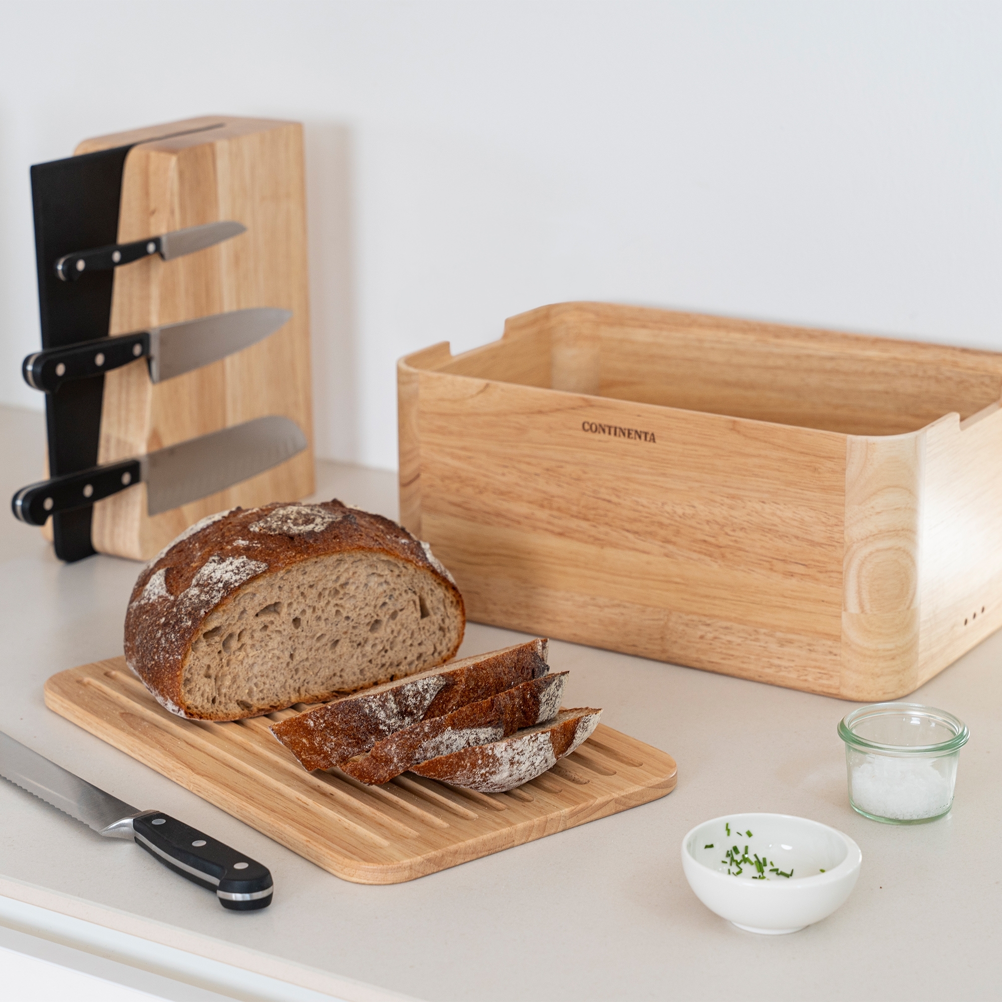 Continenta - Bread Box, 36 x 23 x 16 cm, Rubberwood