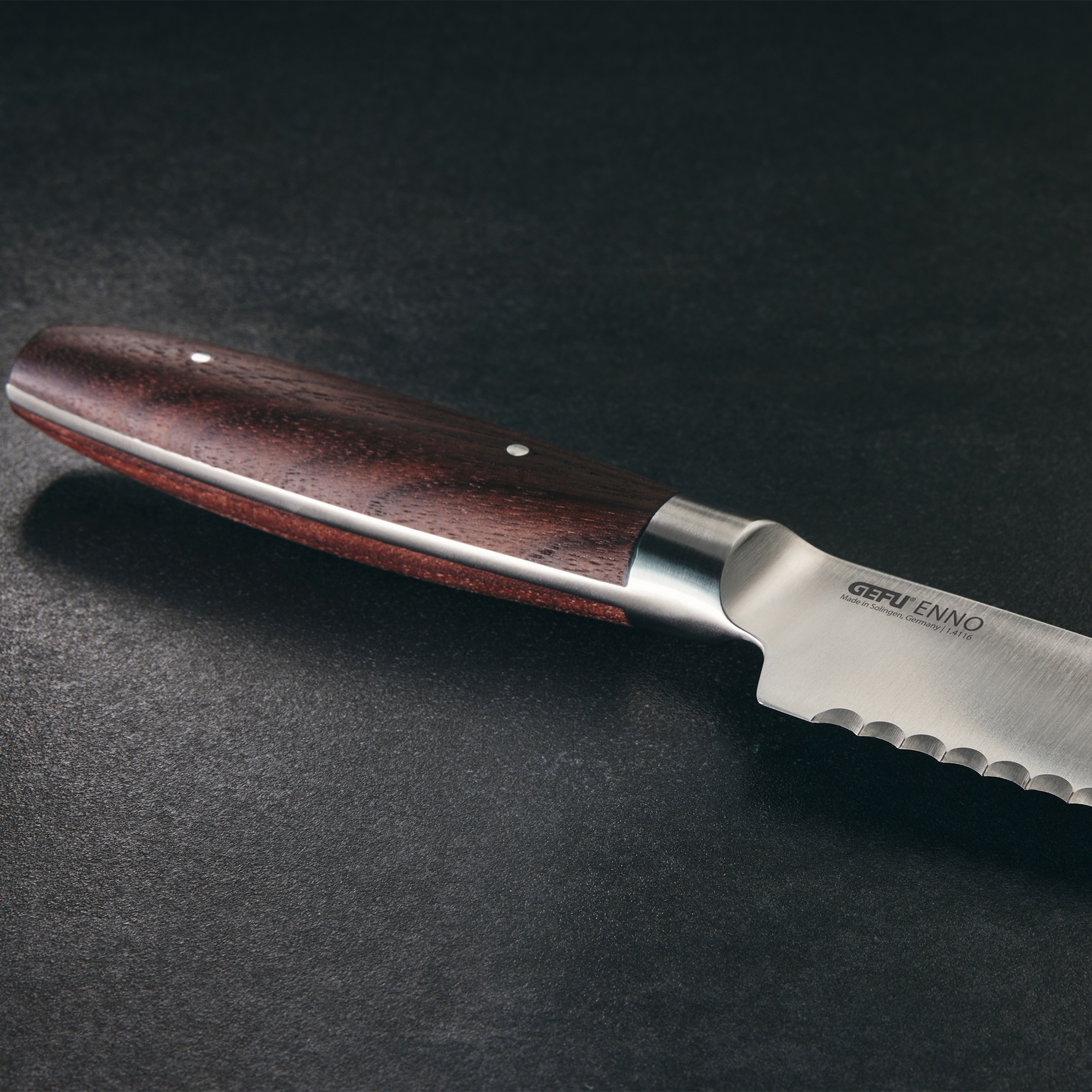 Gefu - Bread knife ENNO, 21 cm serrated edge