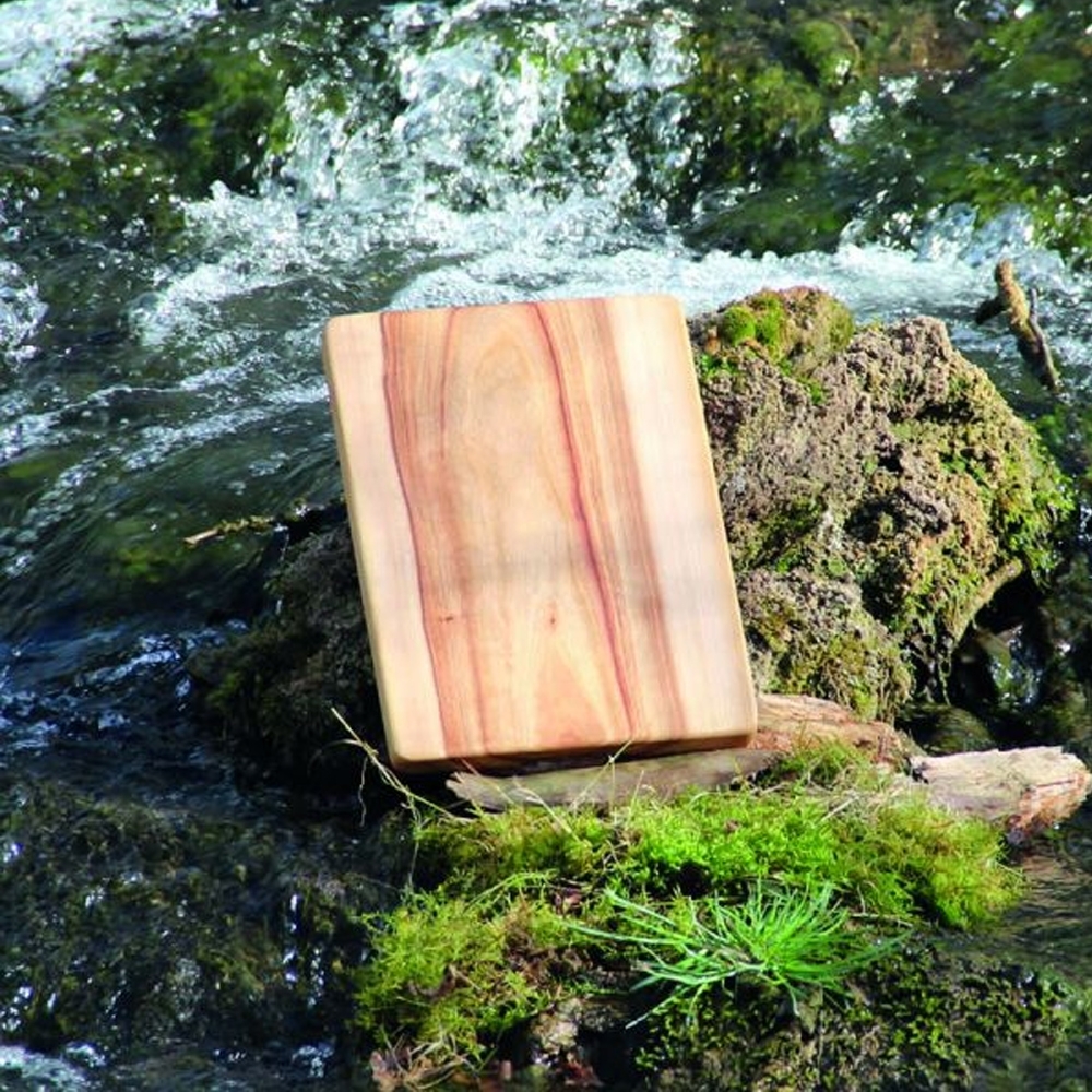 Macani Wood Design - Chopping Board - 25 x 35 cm Macani Wood Design - Chopping Board - 25 x 35 cm