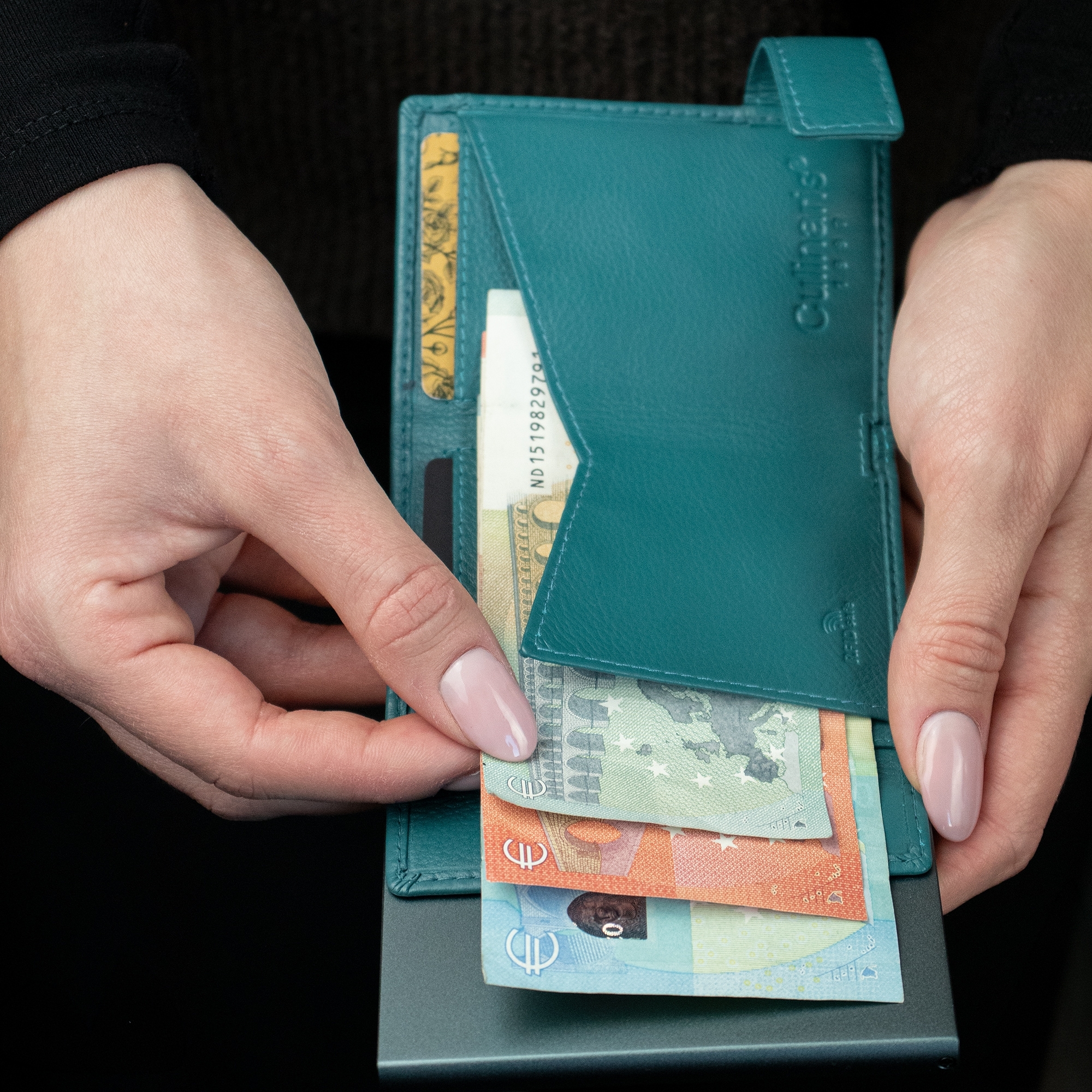 Card Case with Coin Pocket - Turquoise | Culinaris