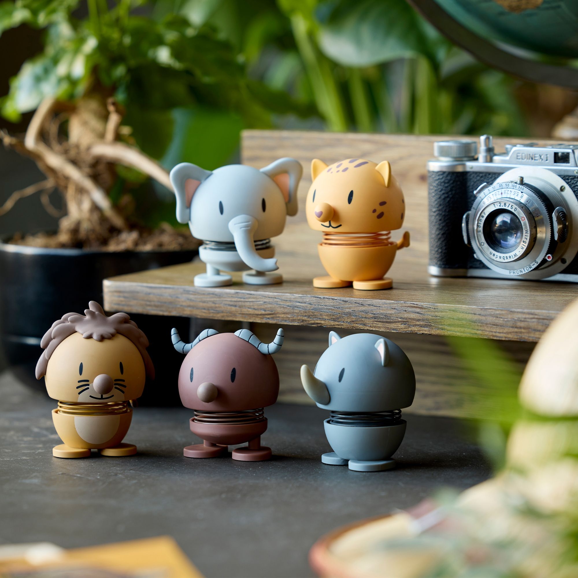 Hoptimist Soft Elephant S als graue hüpfende Dekofigur