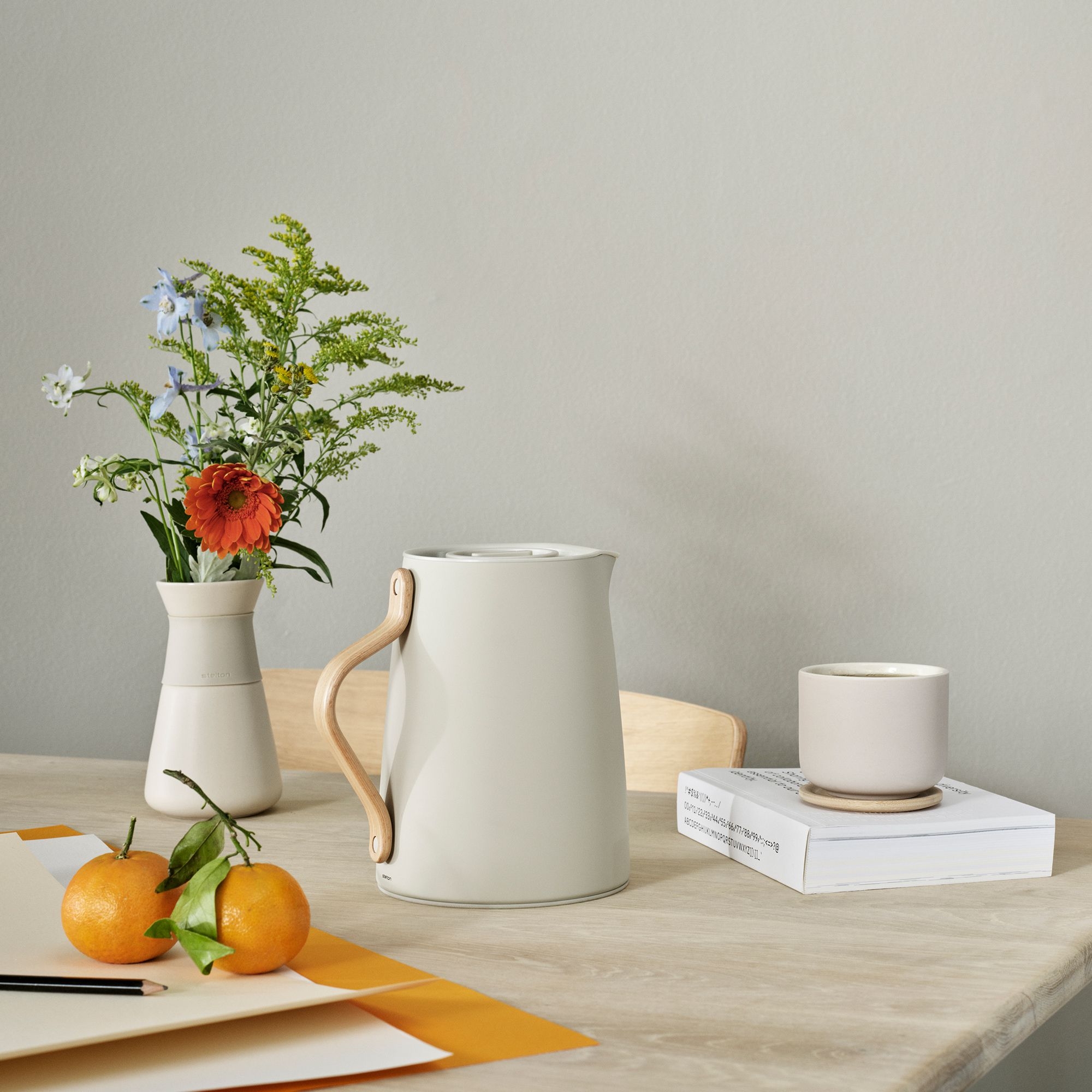 Stelton - Emma - Teeisolierkanne 1 L - Steel