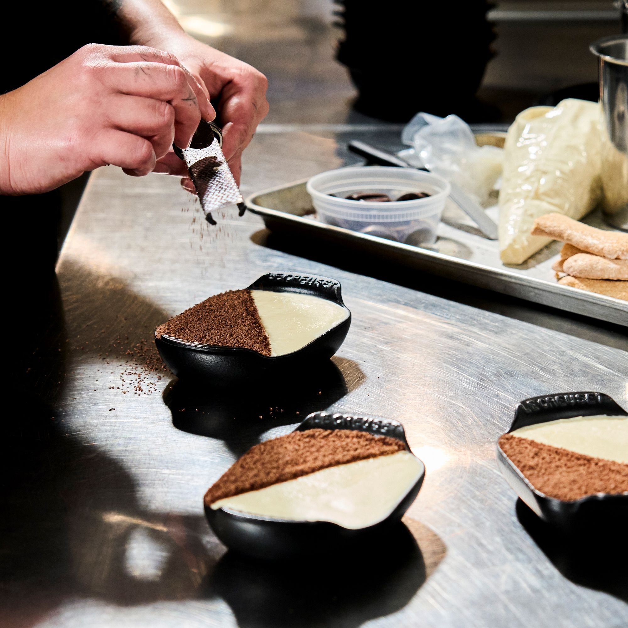 Le Creuset - Mini baking tin rectangular set of 4 - Black matt - Gourmand Collection Le Creuset - Mini baking tin rectangular set of 4 - Black matt - Gourmand Collection