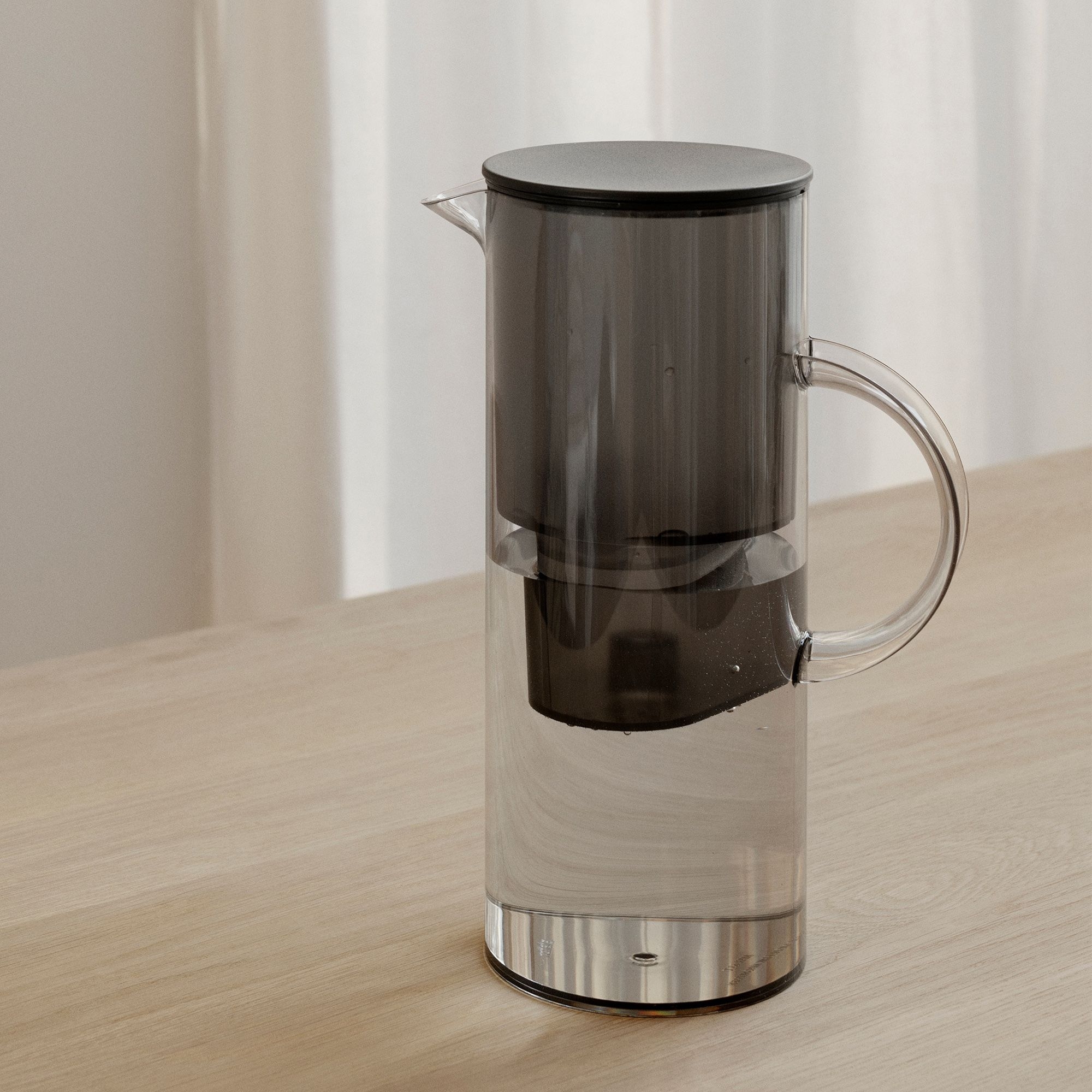 Stelton - EM77 Water filter jug - 2 litres - Smoke