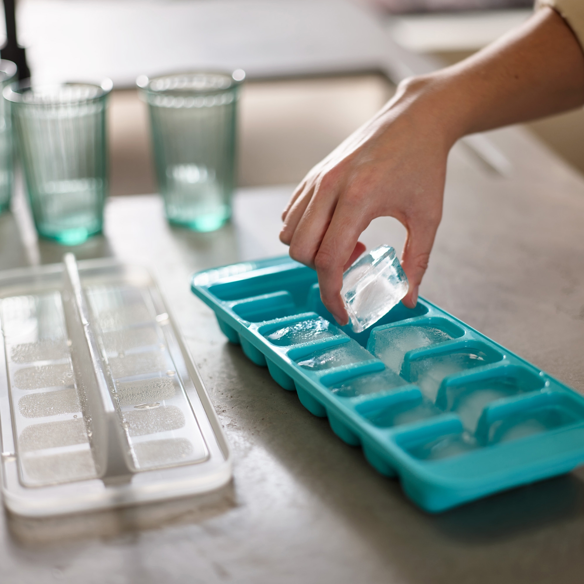 Joseph Joseph - Ice cube tray - Flow Easy-fill - blue Joseph Joseph - Ice cube tray - Flow Easy-fill - blue