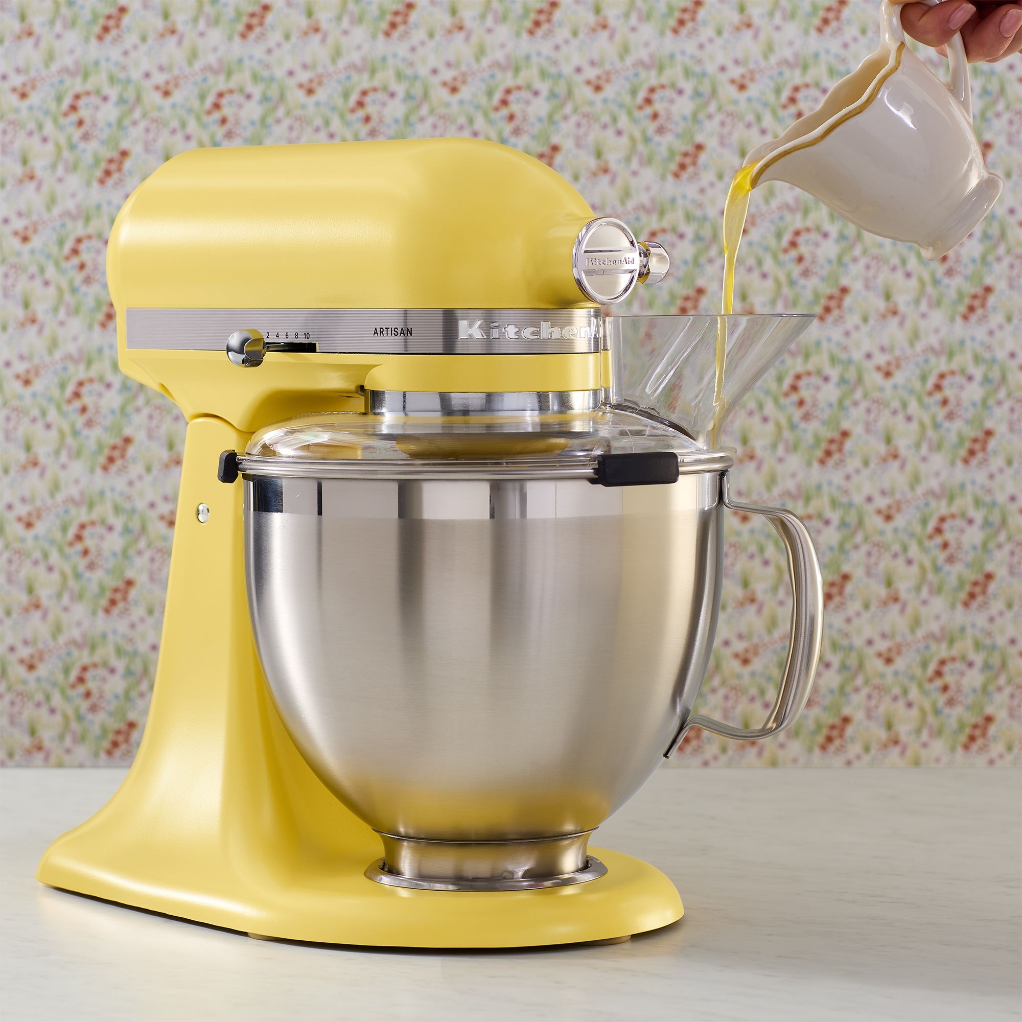 KitchenAid - Artisan Stand Mixer 5KSM195PS - Butter KitchenAid - Artisan Stand Mixer 5KSM195PS - Butter