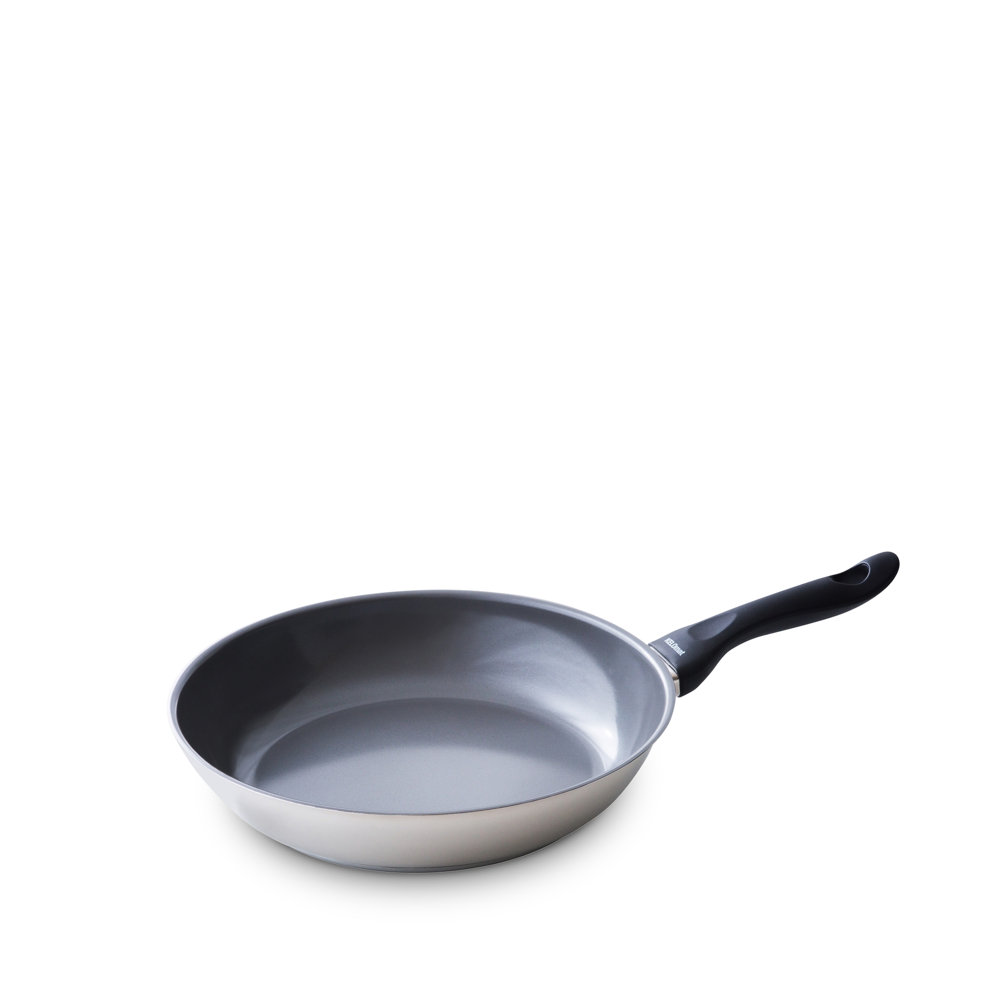 Round frying pan with non-stick coating