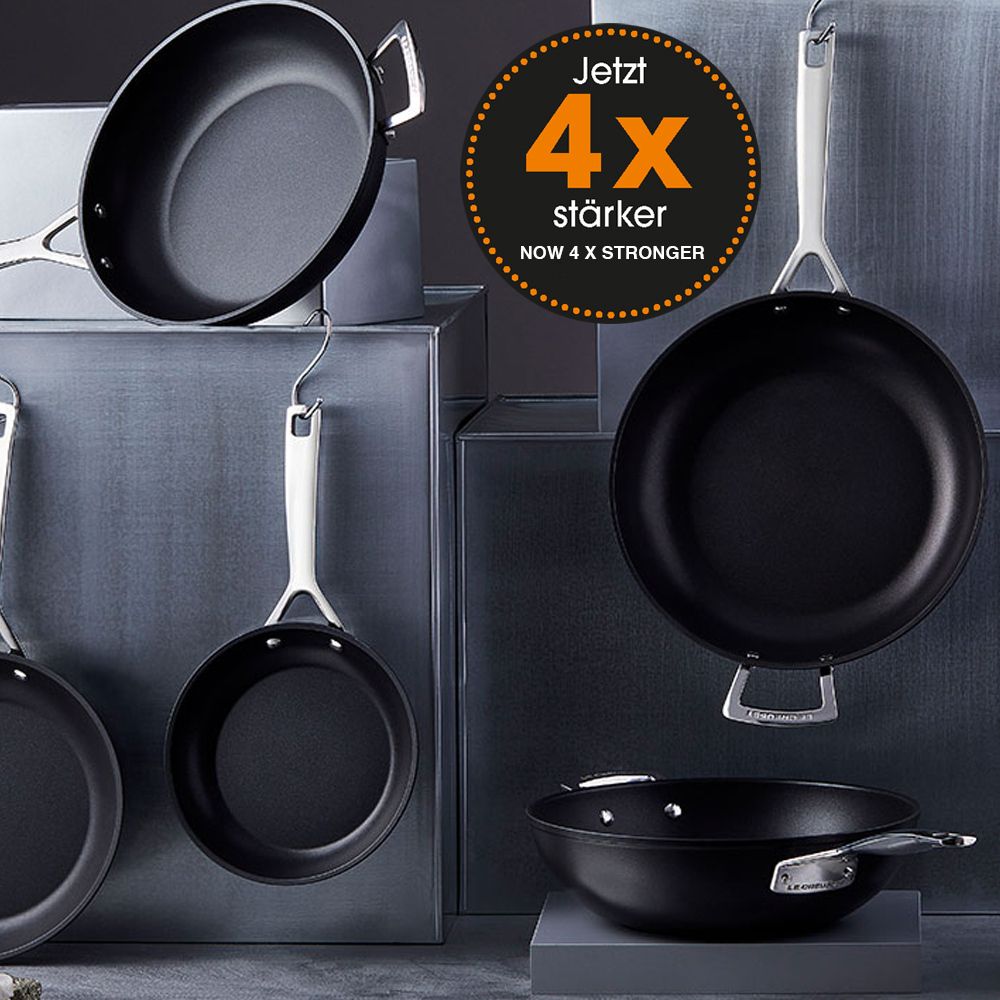 Le Creuset - Aluminum non-stick pans set - 24/ 28 cm Le Creuset - Aluminum non-stick pans set - 24/ 28 cm