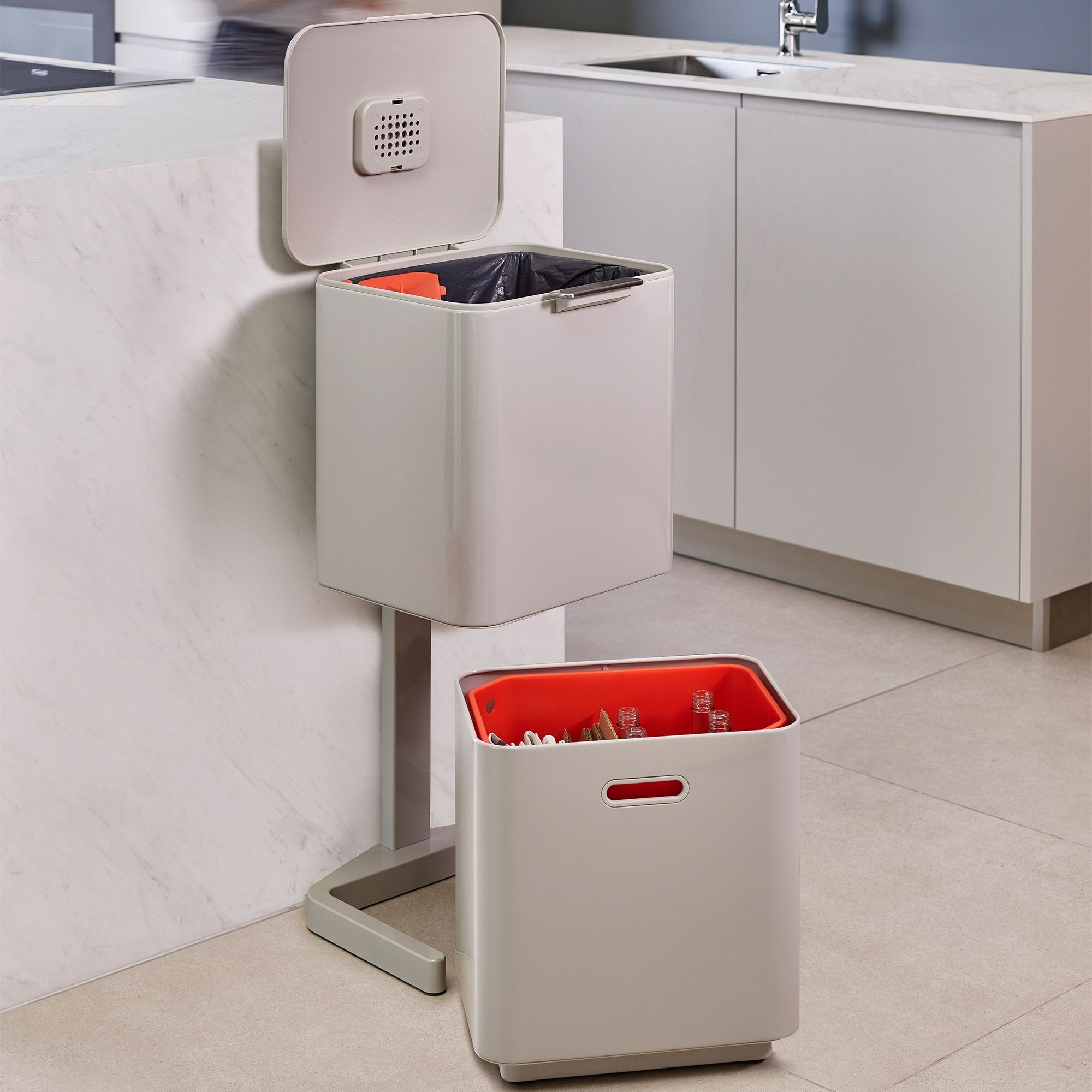 Joseph Joseph - Totem Max 60 L Abfalltrennungs- und Recyclingbehälter - stein
