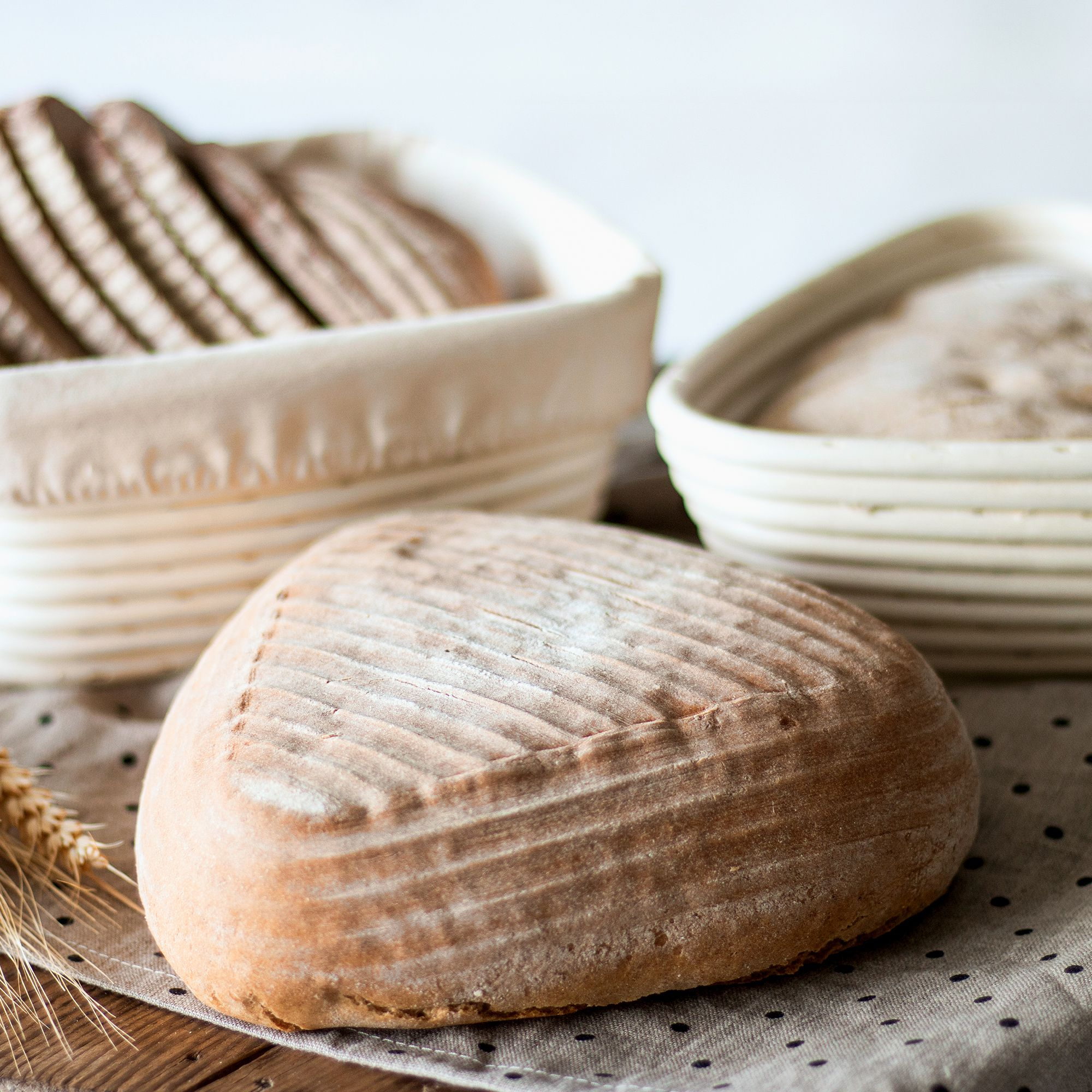 Städter - Proofing basket Triangle with linen cover, rattan 25 x 25 cm / H 8.5 cm