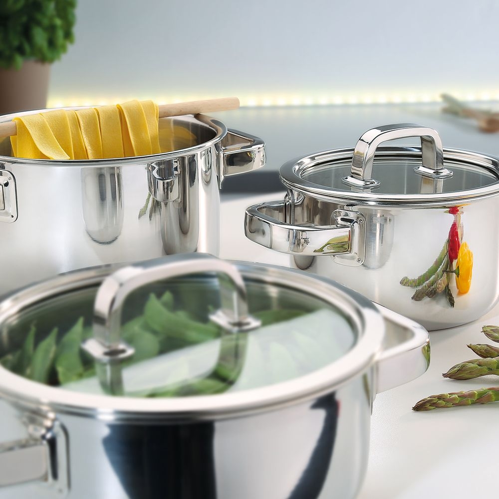 Spring - Pot series Finesse - Casserole with lid Ø 16 - 28 cm Spring - Pot series Finesse - Casserole with lid Ø 16 - 28 cm