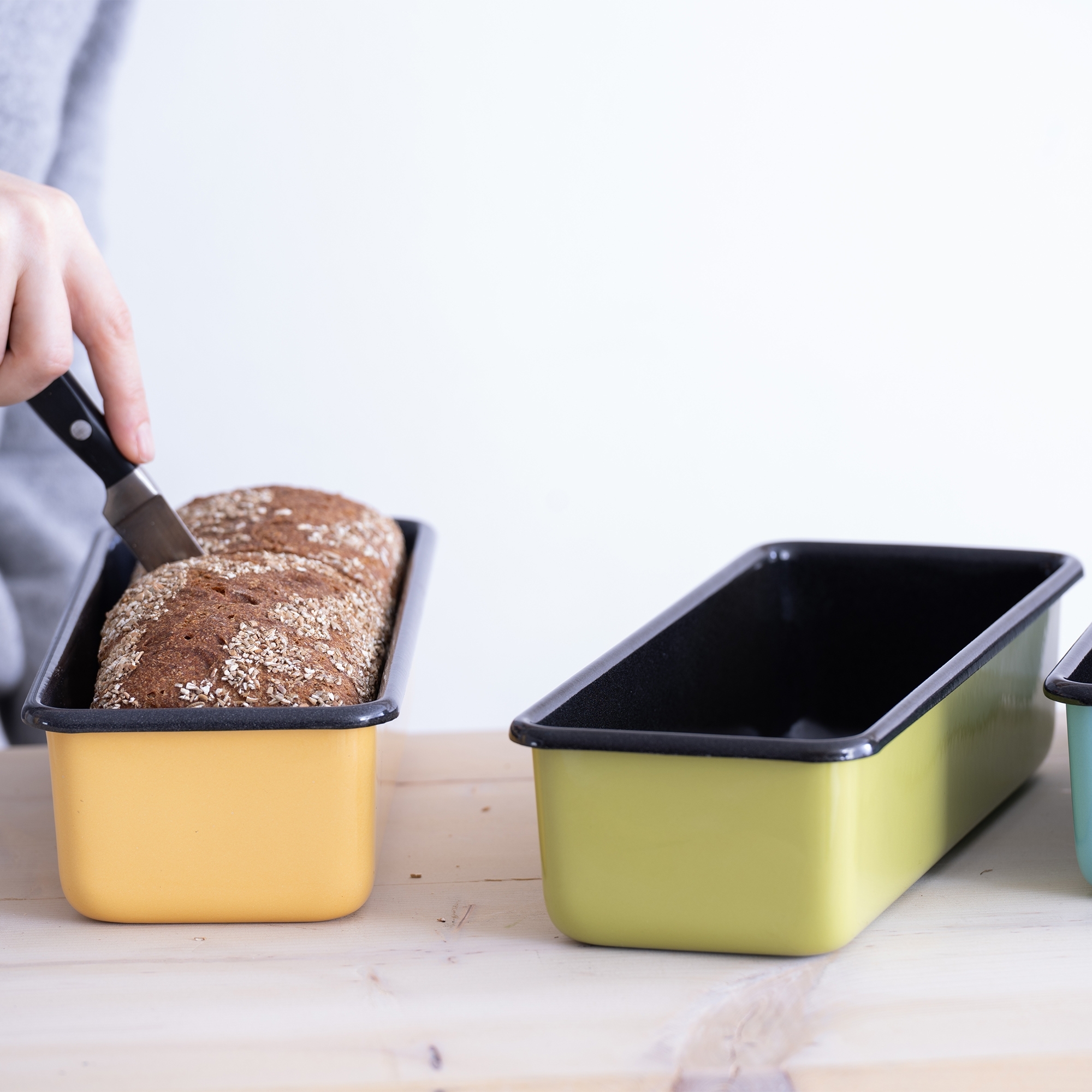 Riess – Colorful Baking Pans – Loaf Pan 30 x 10 cm, golden yellow