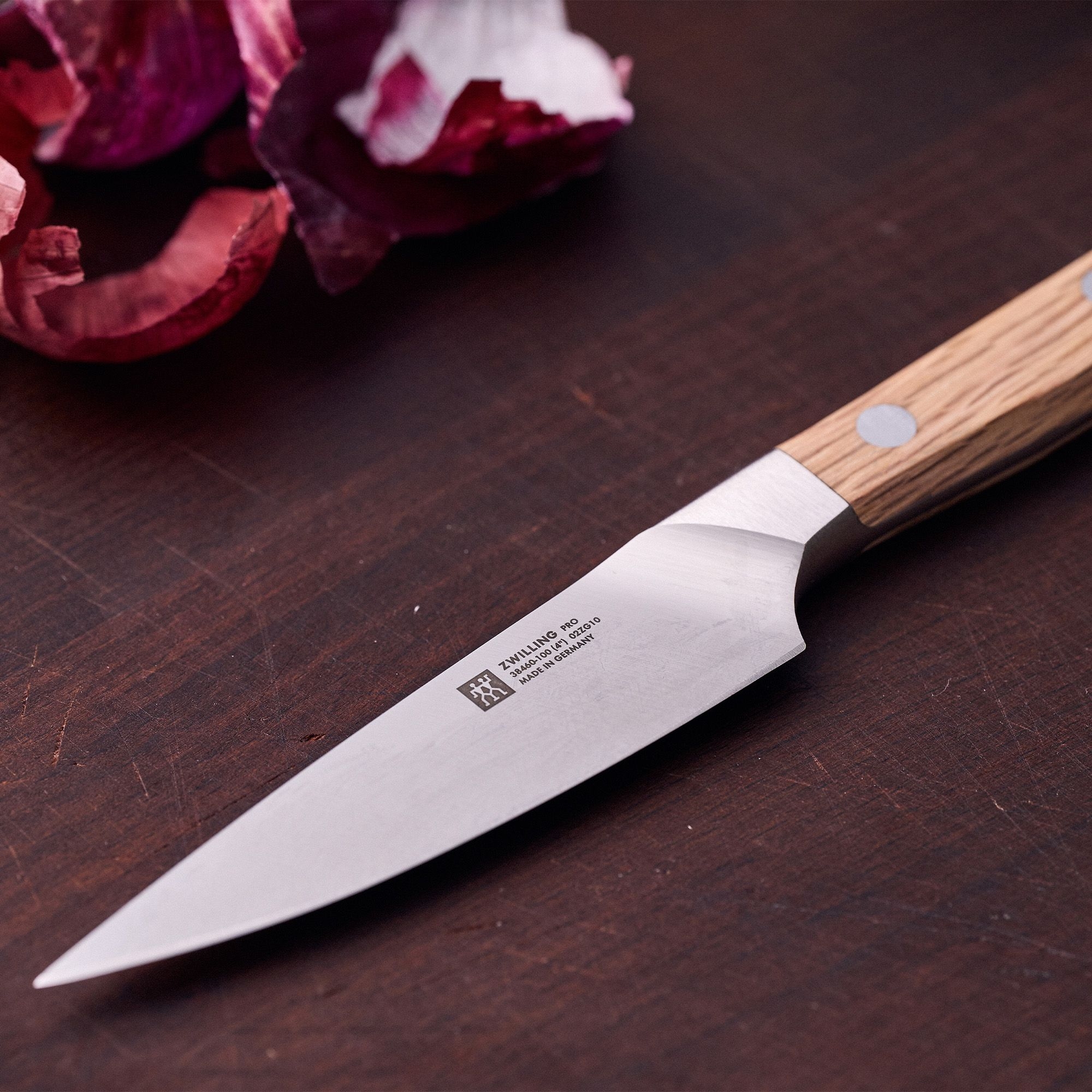 ZWILLING - Paring and garnishing knife | Pro Wood | 10 cm ZWILLING - Paring and garnishing knife | Pro Wood | 10 cm