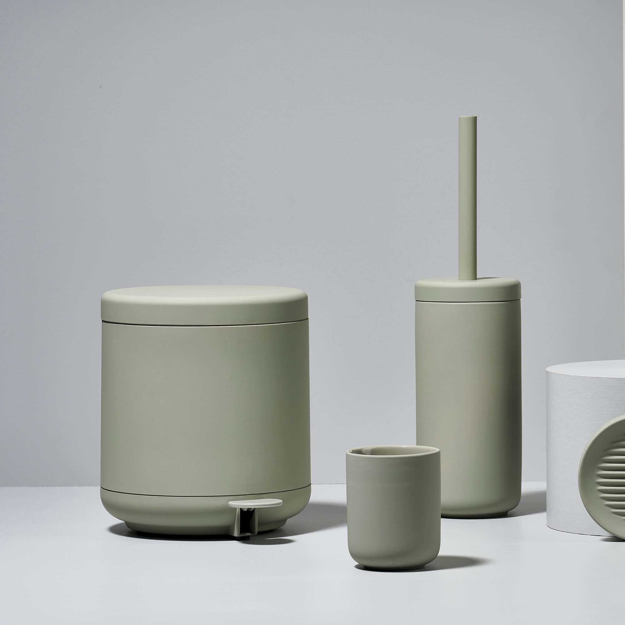 Zone - Ume Pedaleimer - 4 L - Eucalyptus Green