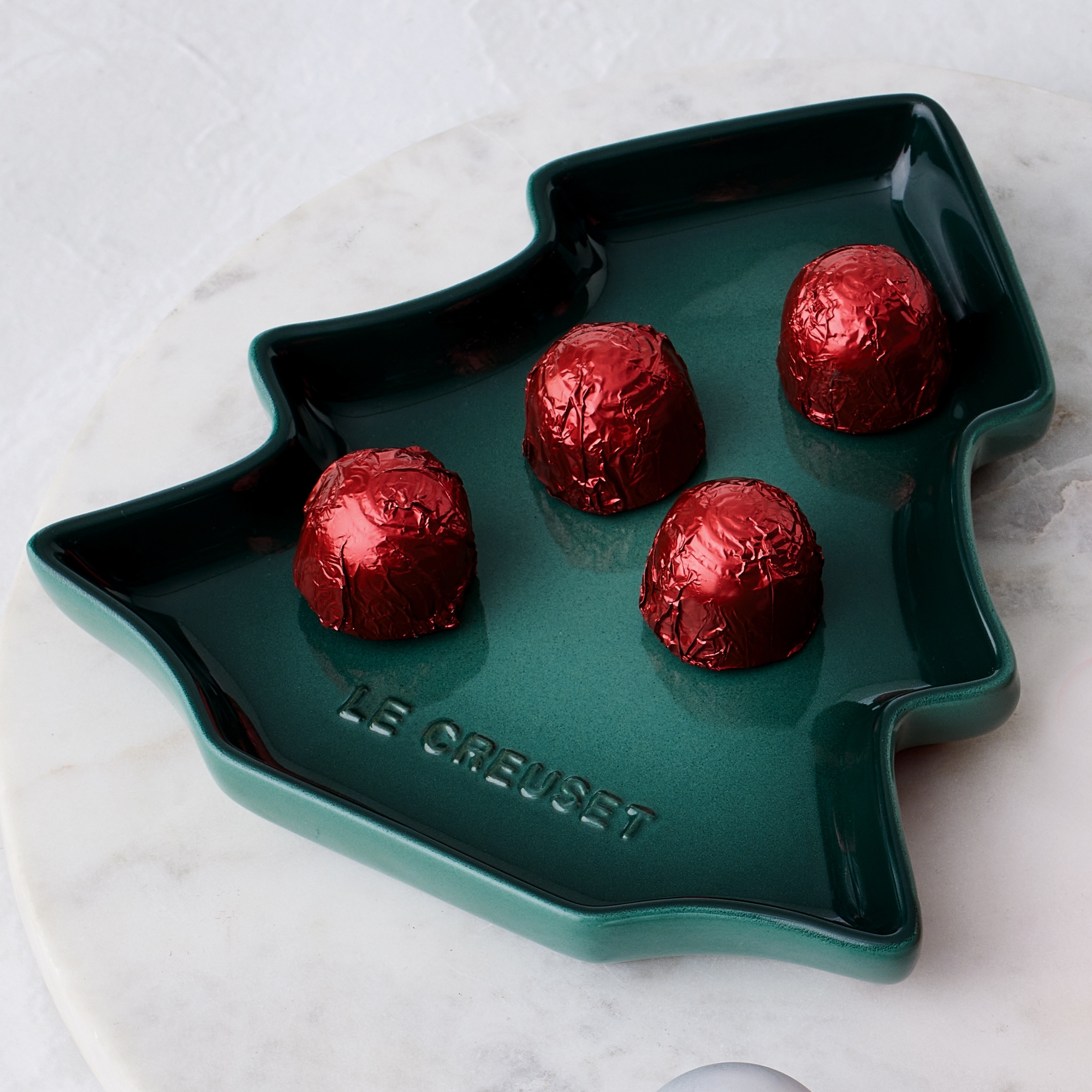 Le Creuset - Teller in Tannenbaumform 19 cm - in verschiedenen Farben Le Creuset - Teller in Tannenbaumform 19 cm - in verschiedenen Farben