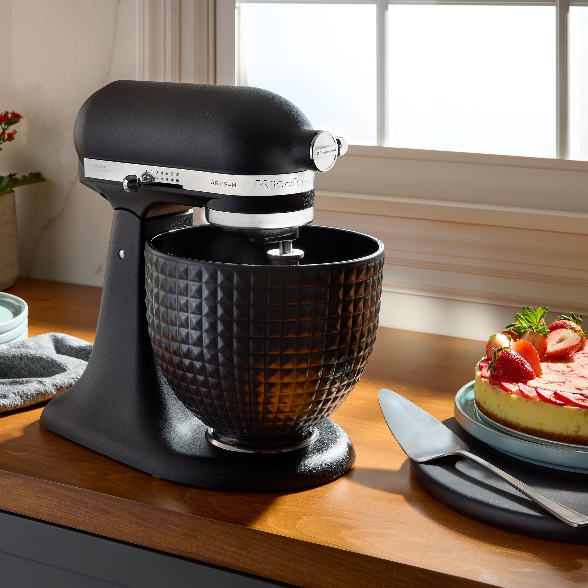 KitchenAid - Artisan Küchenmaschine 5KSM156CXEBK - MONOCHROME BLACK