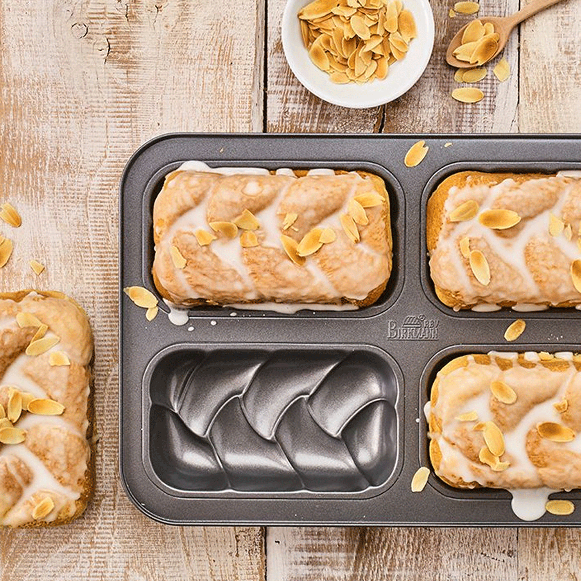Birkmann RBV mini braided loaf tin Easy Baking with cakes