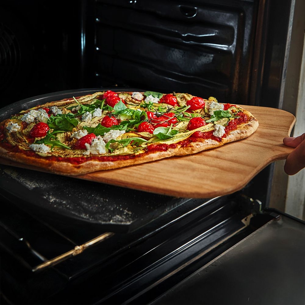 Emile Henry - Pizzaschieber aus Holz