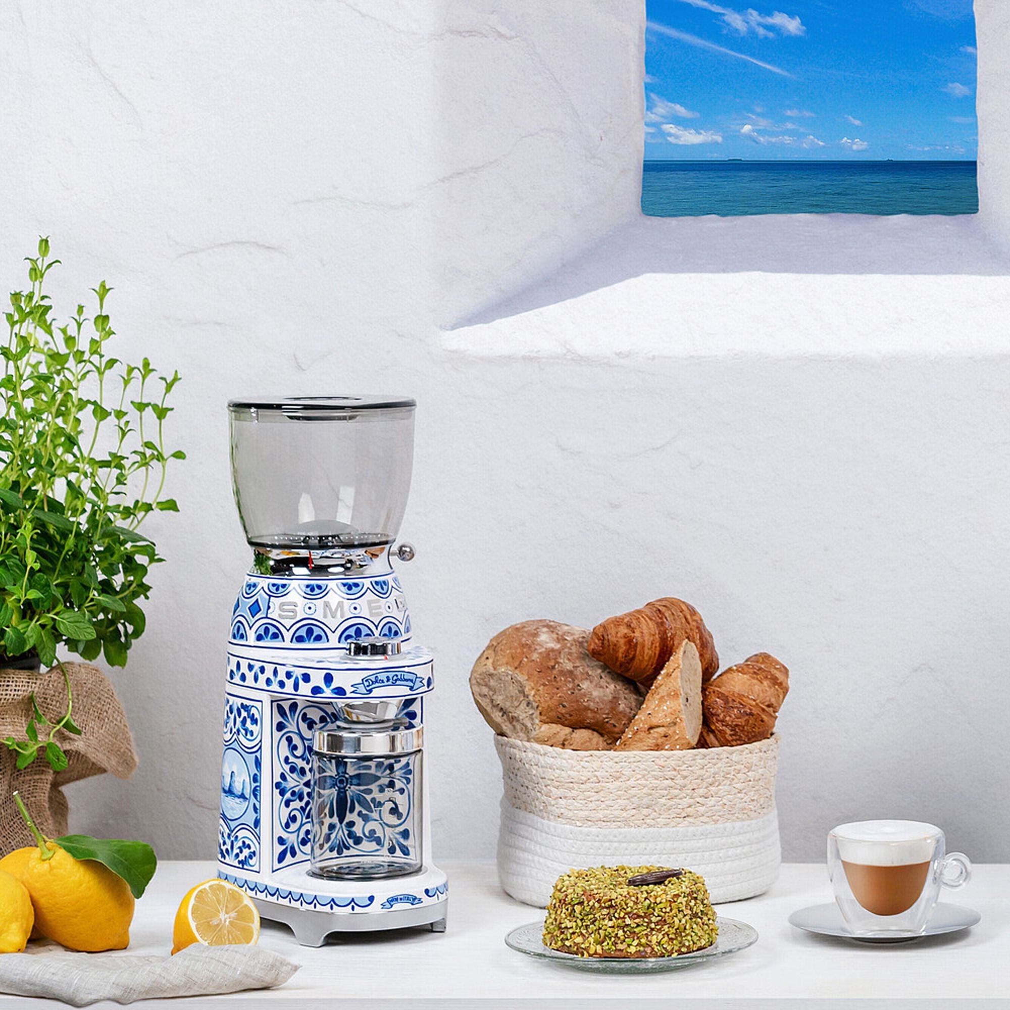 SMEG - coffee grinder - Dolce&Gabbana - Blu Mediterraneo SMEG - coffee grinder - Dolce&Gabbana - Blu Mediterraneo