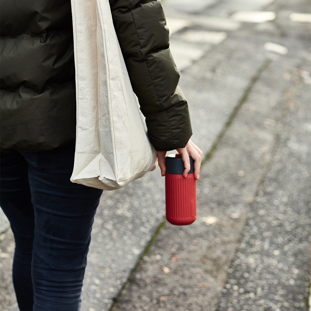 black+blum - Glas To-Go Becher, 340 ml