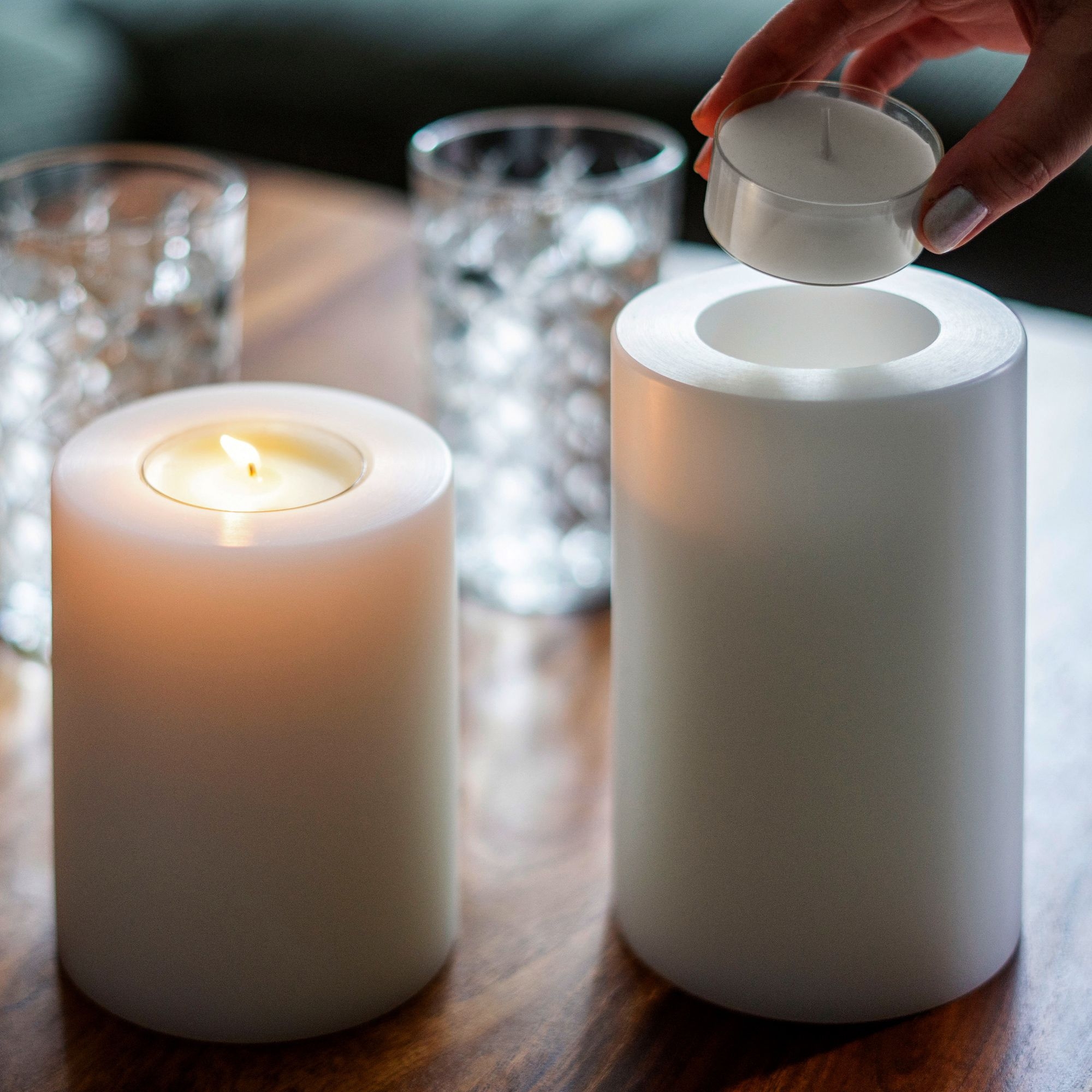 Qult Farluce Trend - Teelichthalter in Kerzenform LEO Ø 8 cm x H 9 cm Qult Farluce Trend - Teelichthalter in Kerzenform LEO Ø 8 cm x H 9 cm