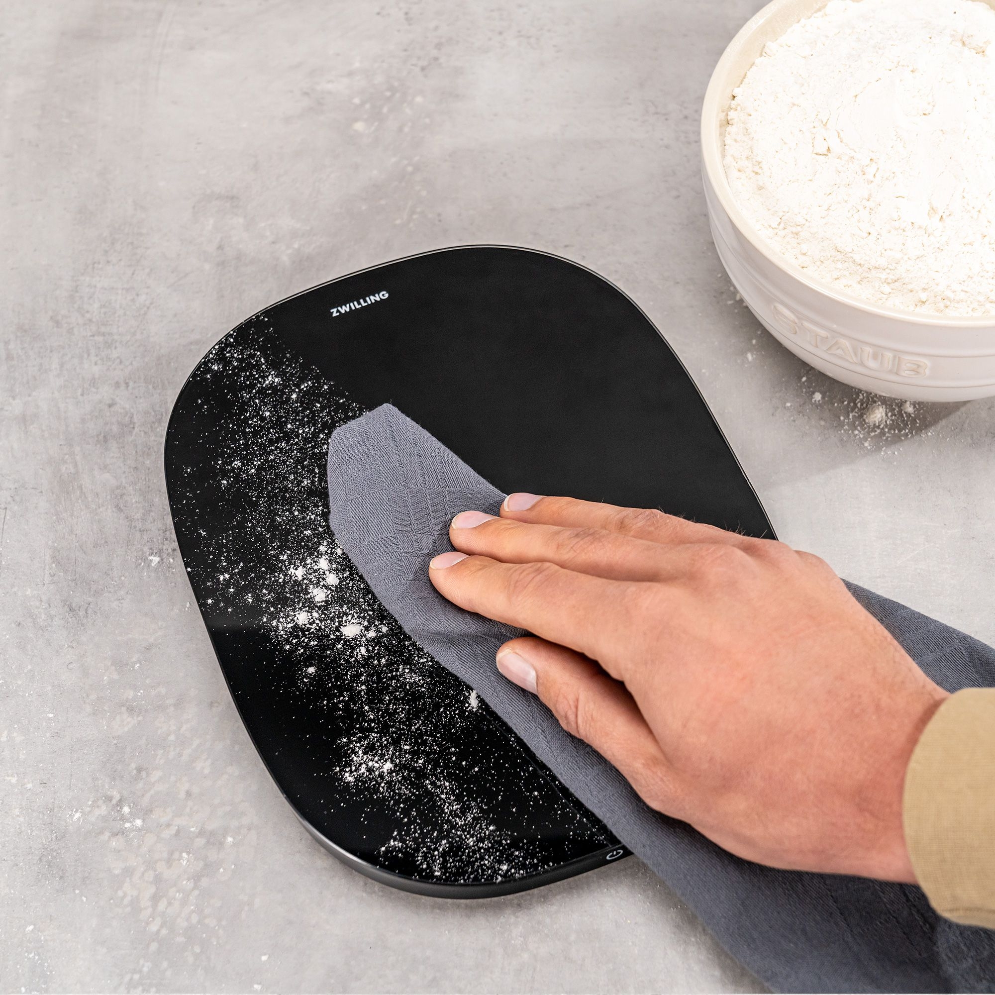 ZWILLING - Digital kitchen scales | ENFINIGY | inductive charging function | black ZWILLING - Digital kitchen scales | ENFINIGY | inductive charging function | black