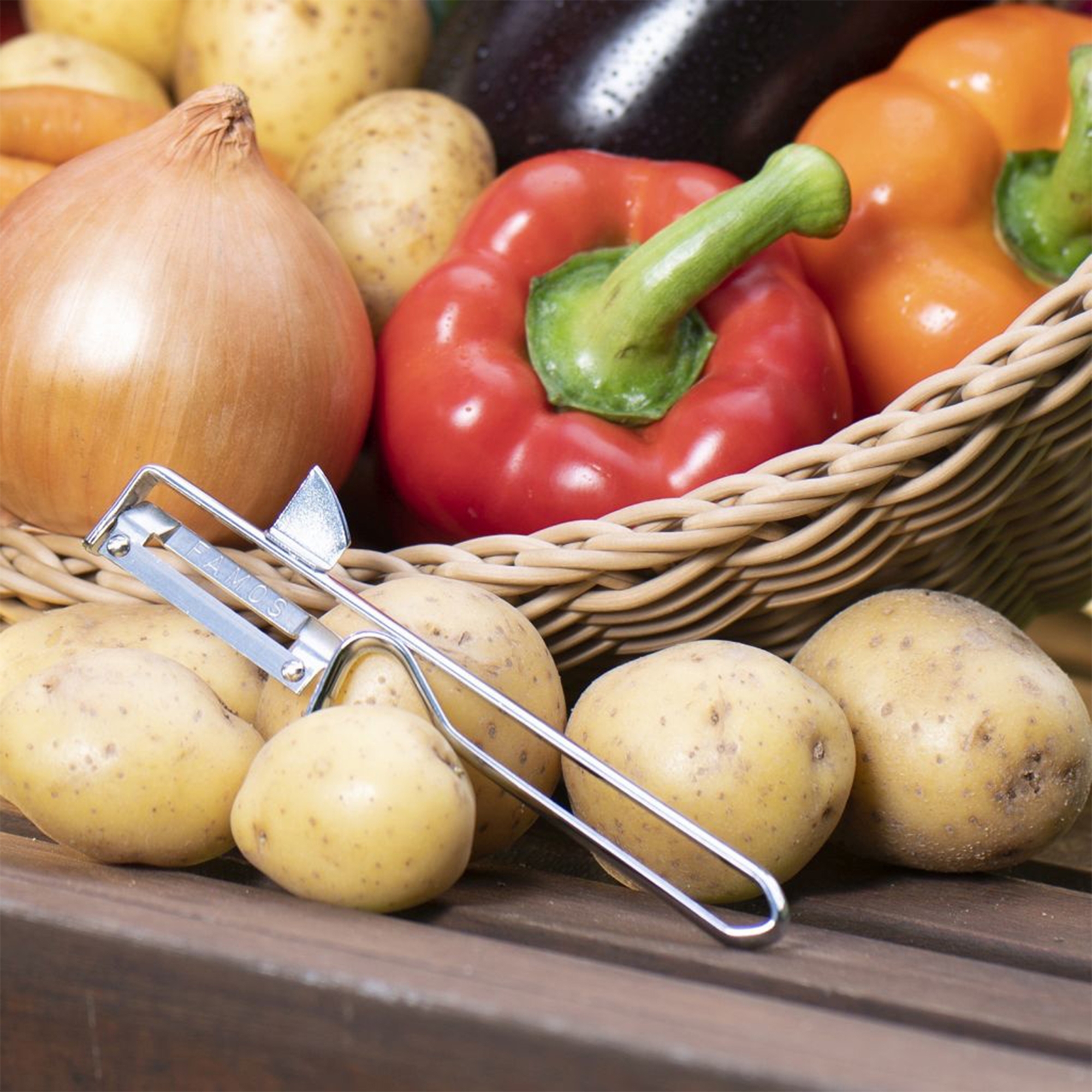 Westmark - Swivel peeler »Famos«