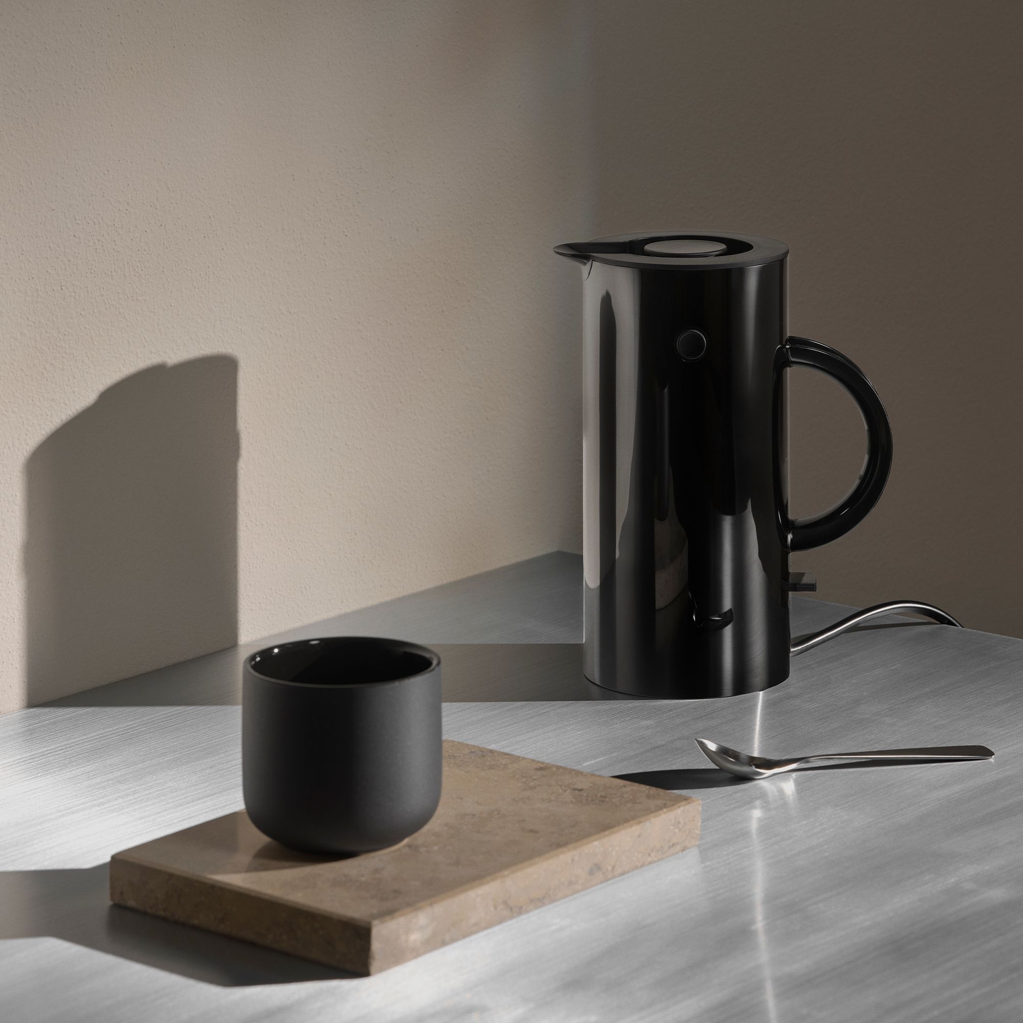 Stelton - EM77 Kettle 0.5 L - black
