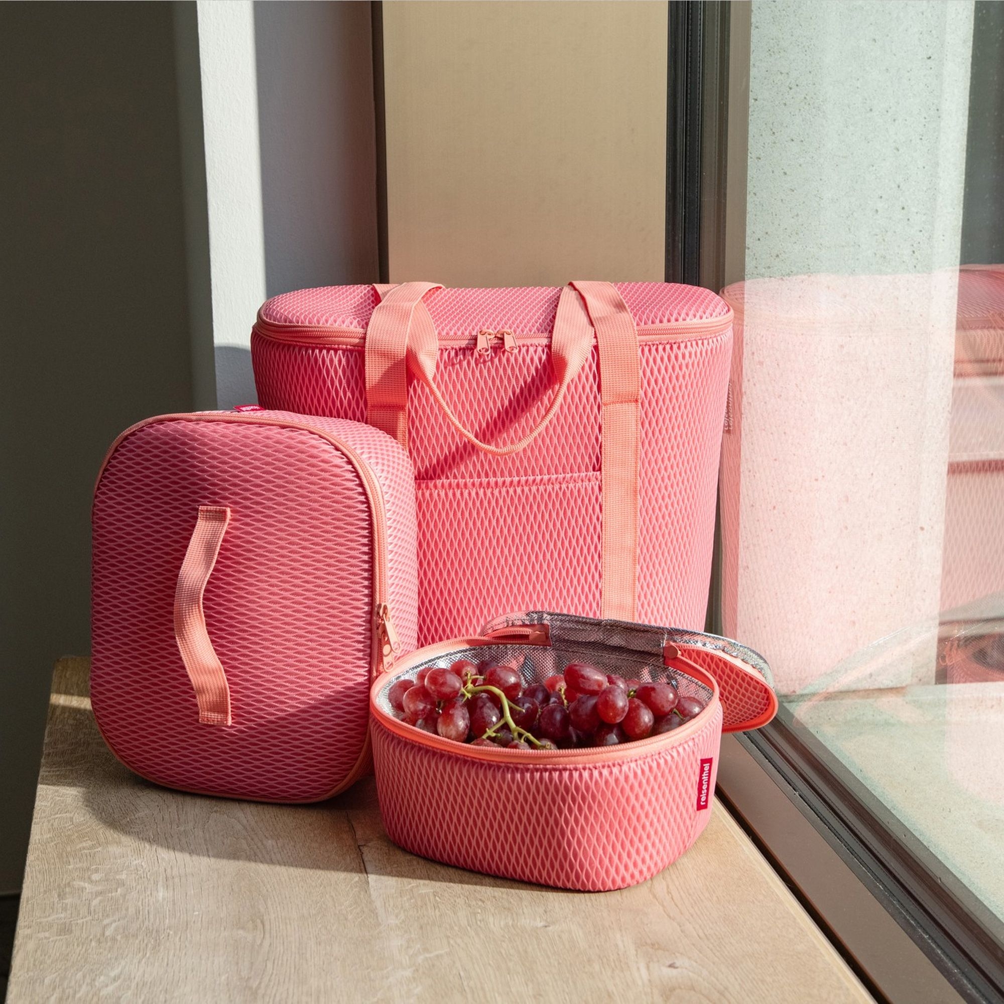 reisenthel - thermoshopper - mesh coral