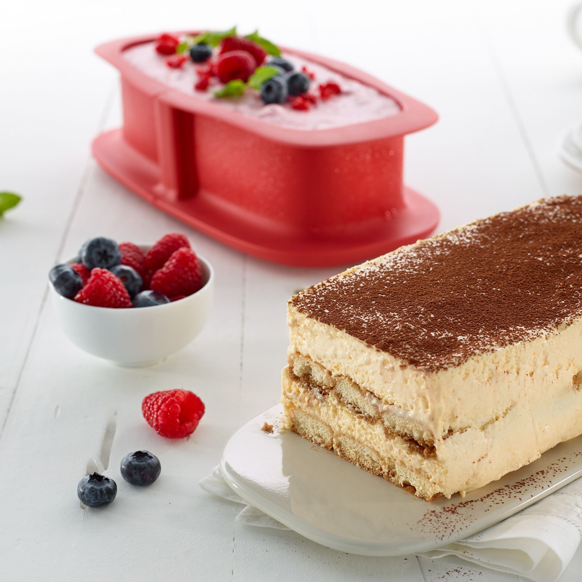 Lékué - Springform loaf pan with plate, 24 cm red