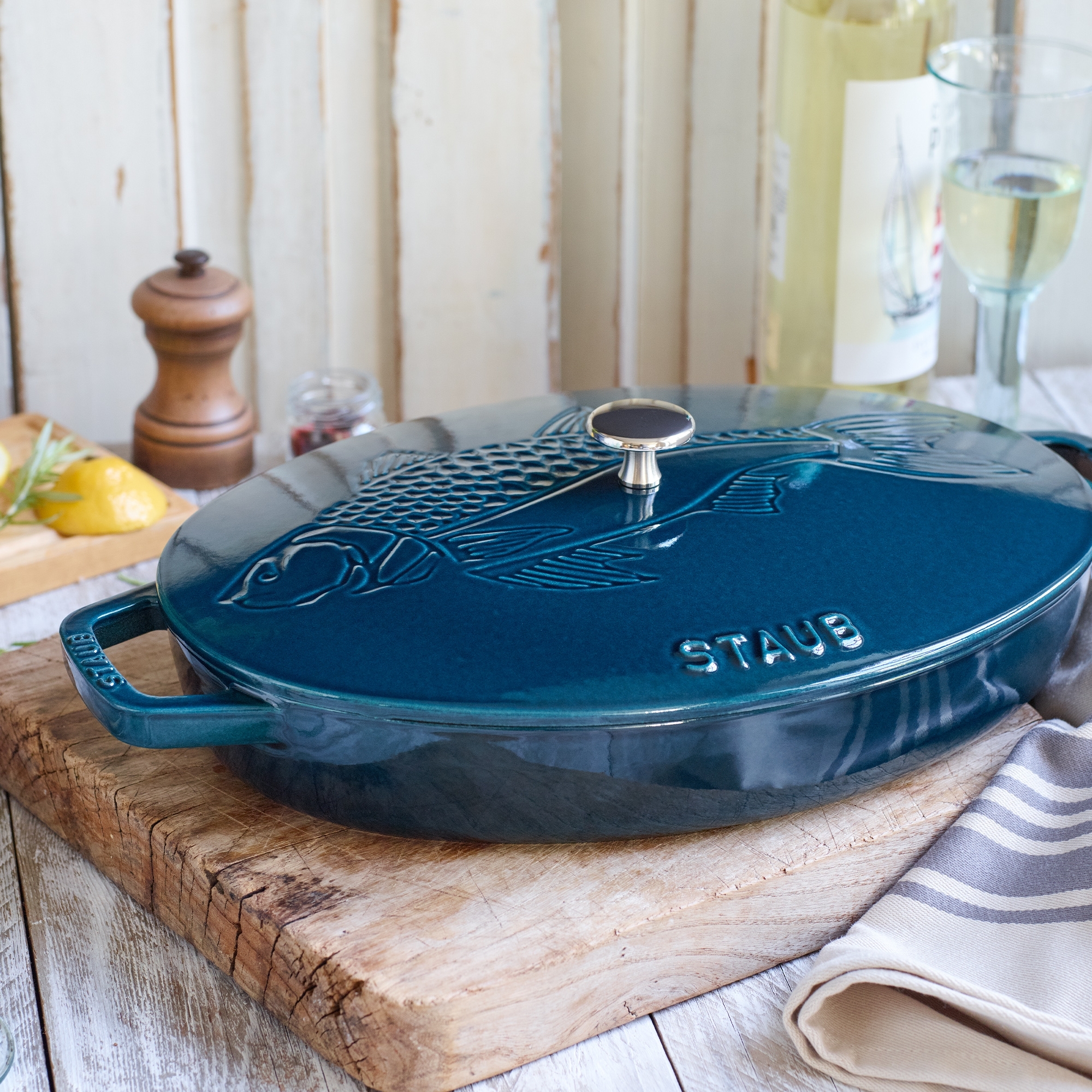 STAUB - Oven dish with lid | Specialities | La-Mer