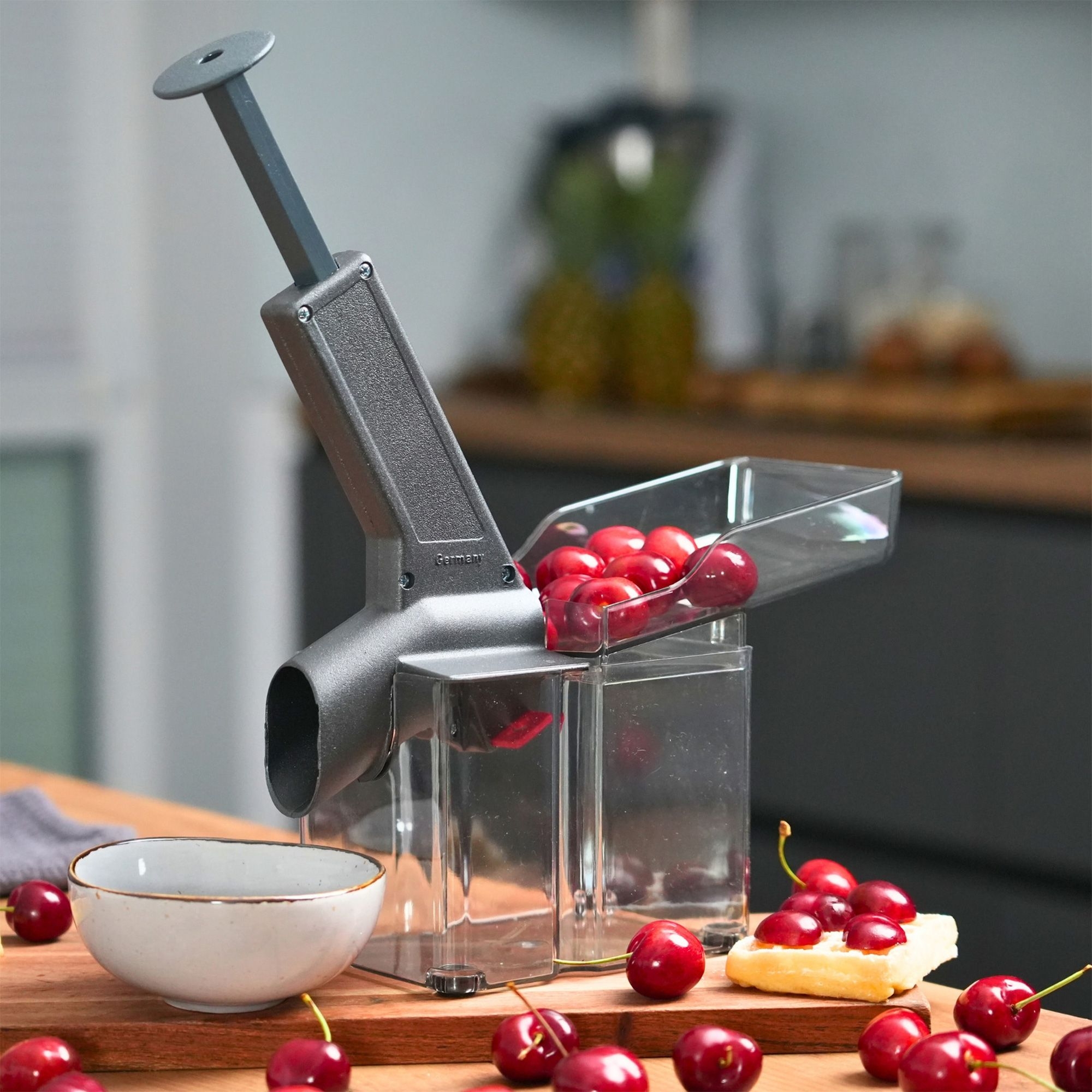 Westmark - Cherry stoner »Kirschomat« Black Edition