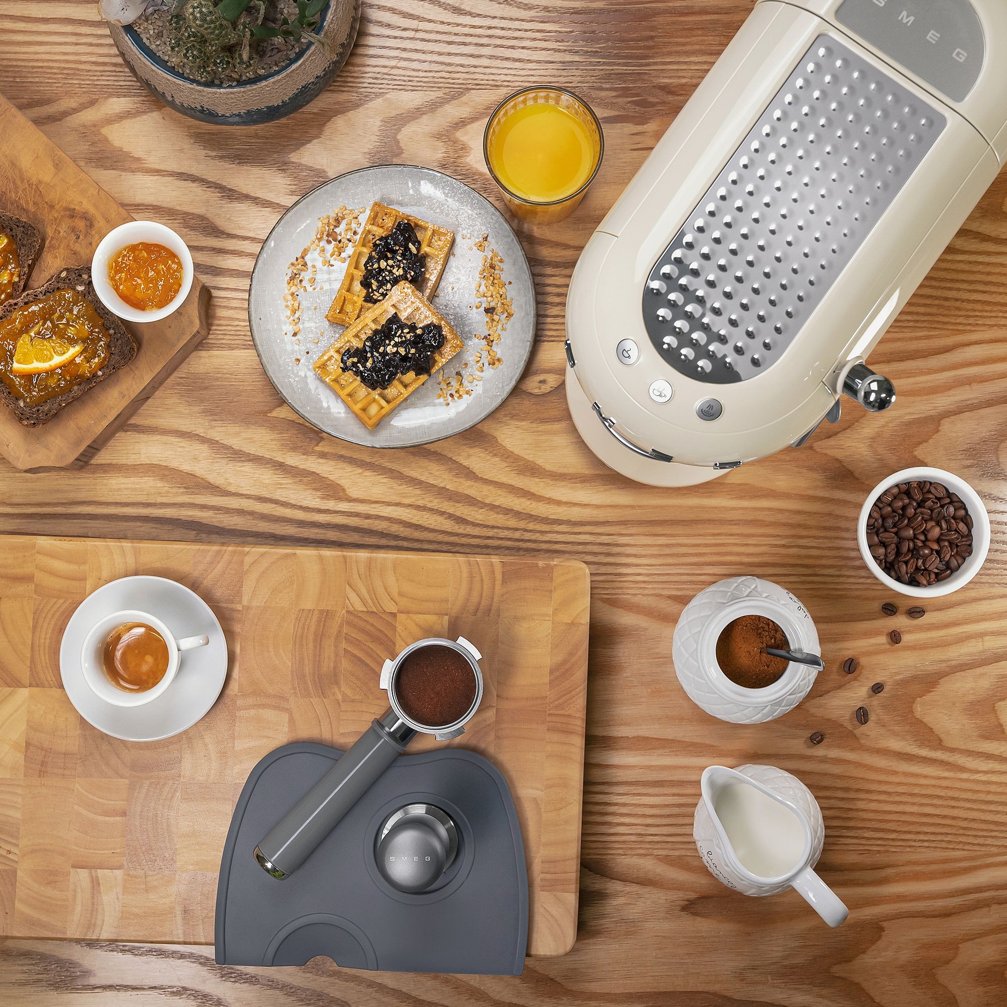 SMEG Espresso Coffee Tamping Set SMEG Espresso Coffee Tamping Set