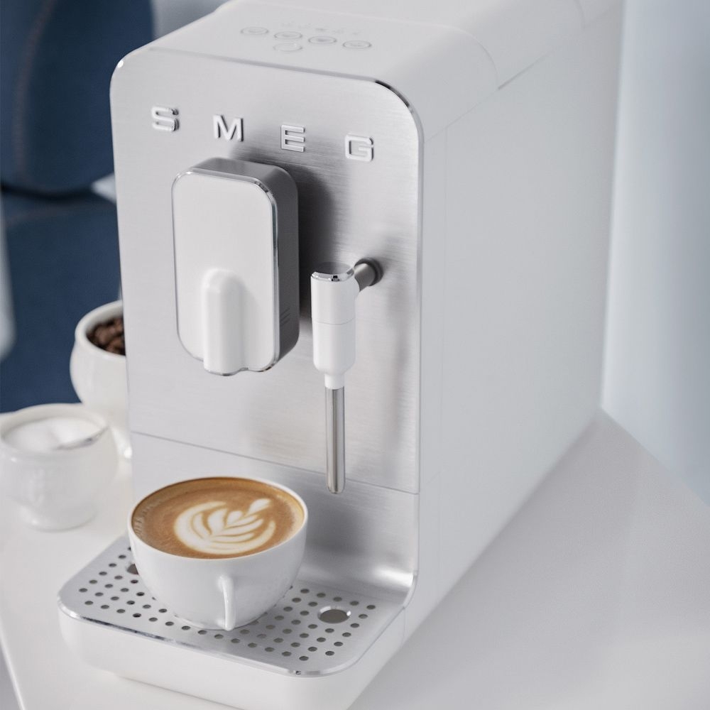 Smeg - Fully automatic coffee machine with steam function - White Smeg - Fully automatic coffee machine with steam function - White
