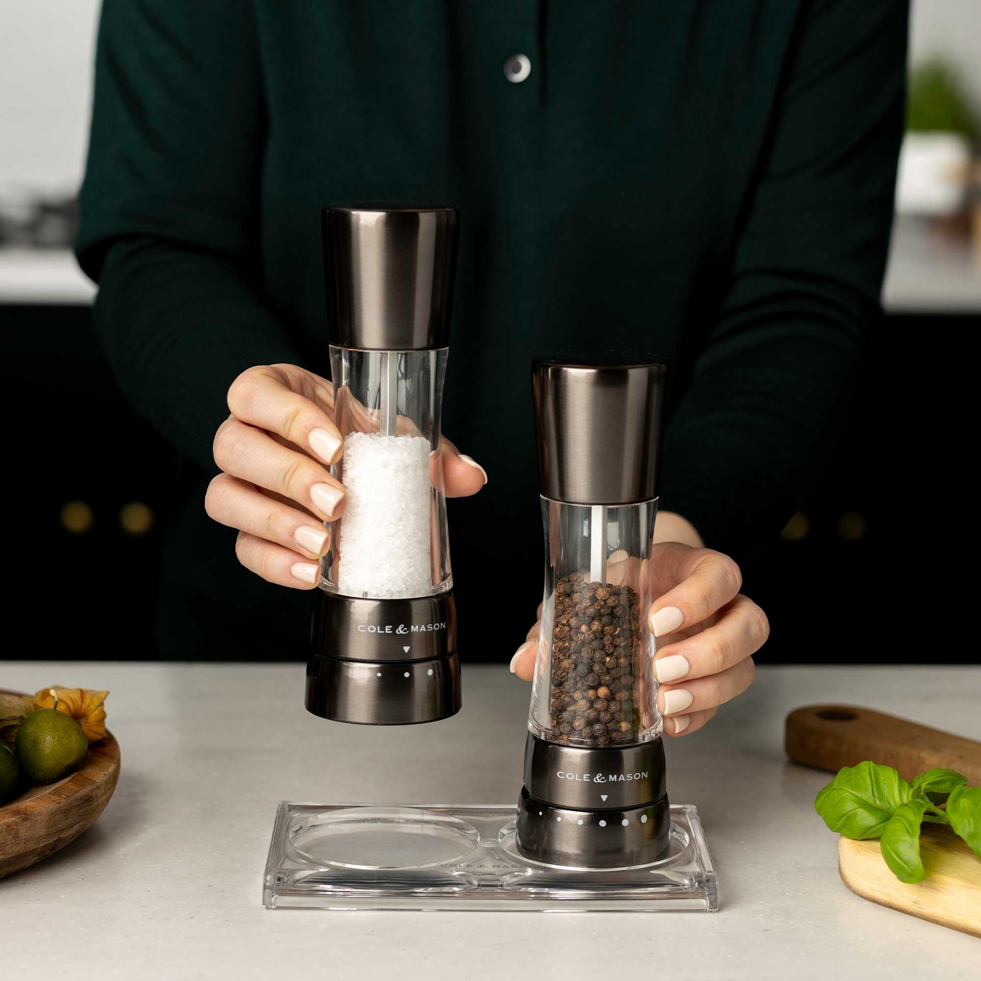COLE & MASON - Derwent Pepper and Salt Mill Set | Steel Gray