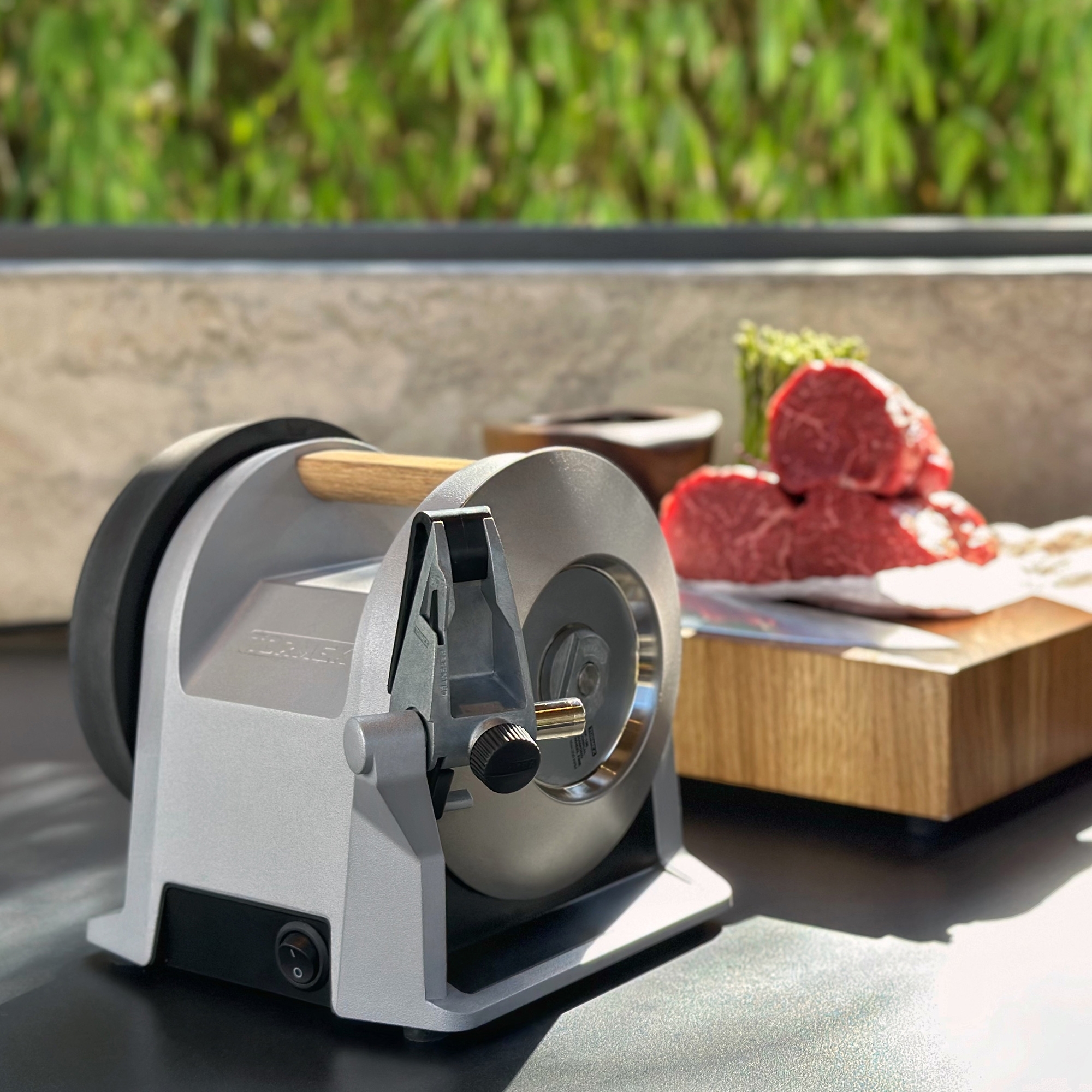 Tormek – Elektrischer Messerschärfer T-1 Kitchen Knife Sharpener Zinc Gray Tormek – Elektrischer Messerschärfer T-1 Kitchen Knife Sharpener Zinc Gray