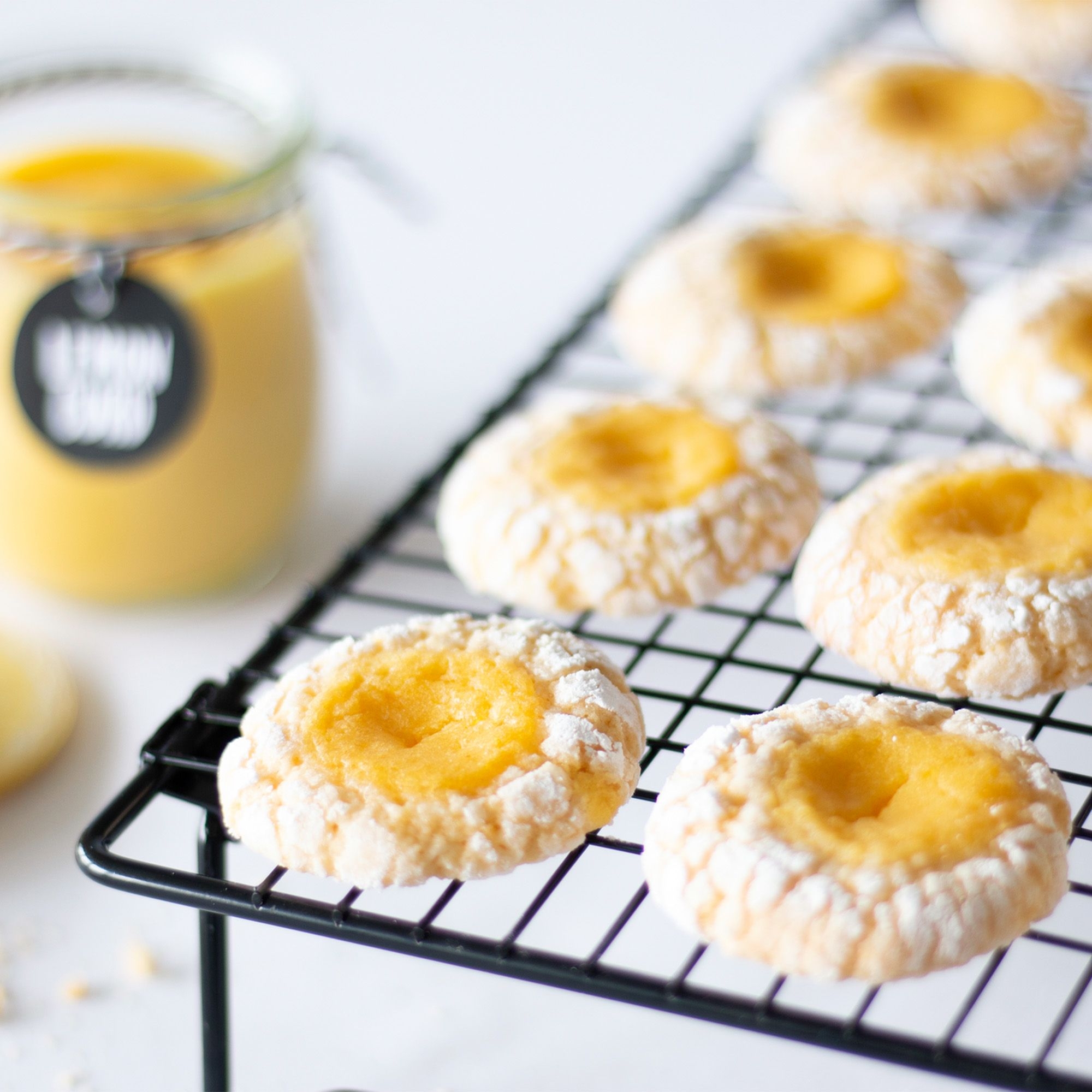 Städter rectangular cooling rack with feet for baking