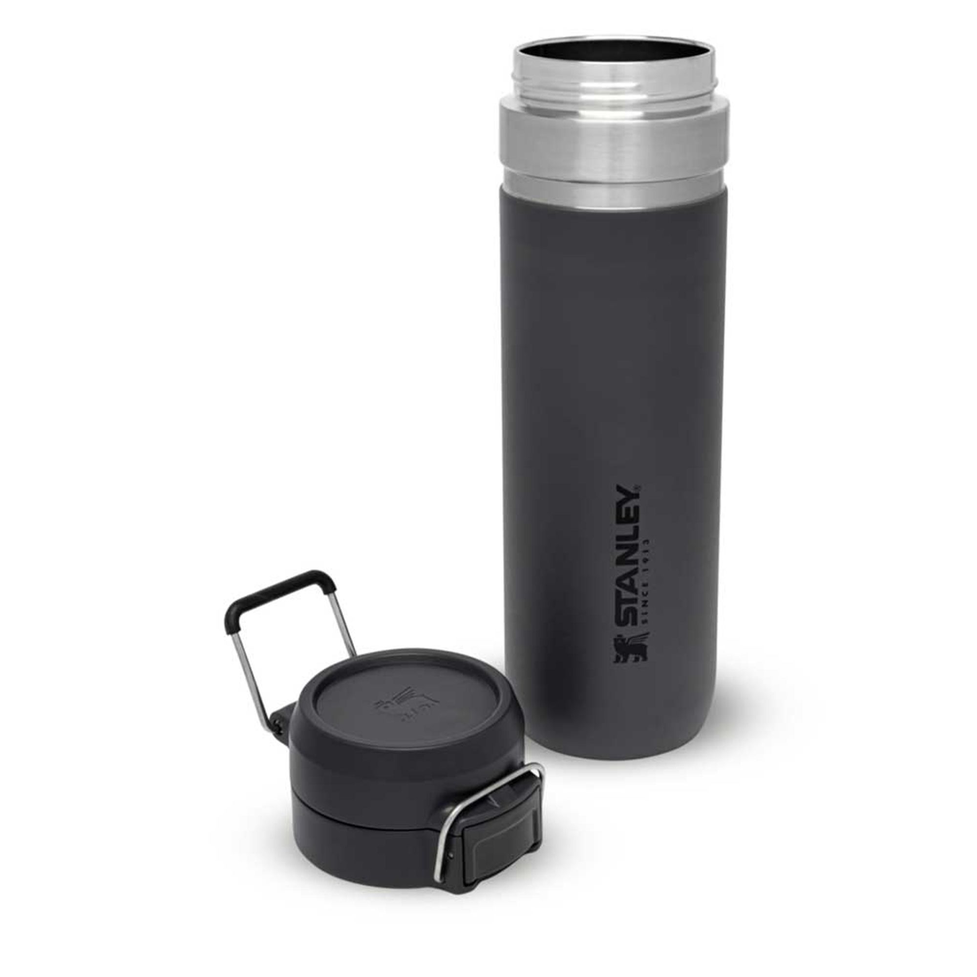 Stanley - Quick Flip Water Bottle - 1,06 L - charcoal